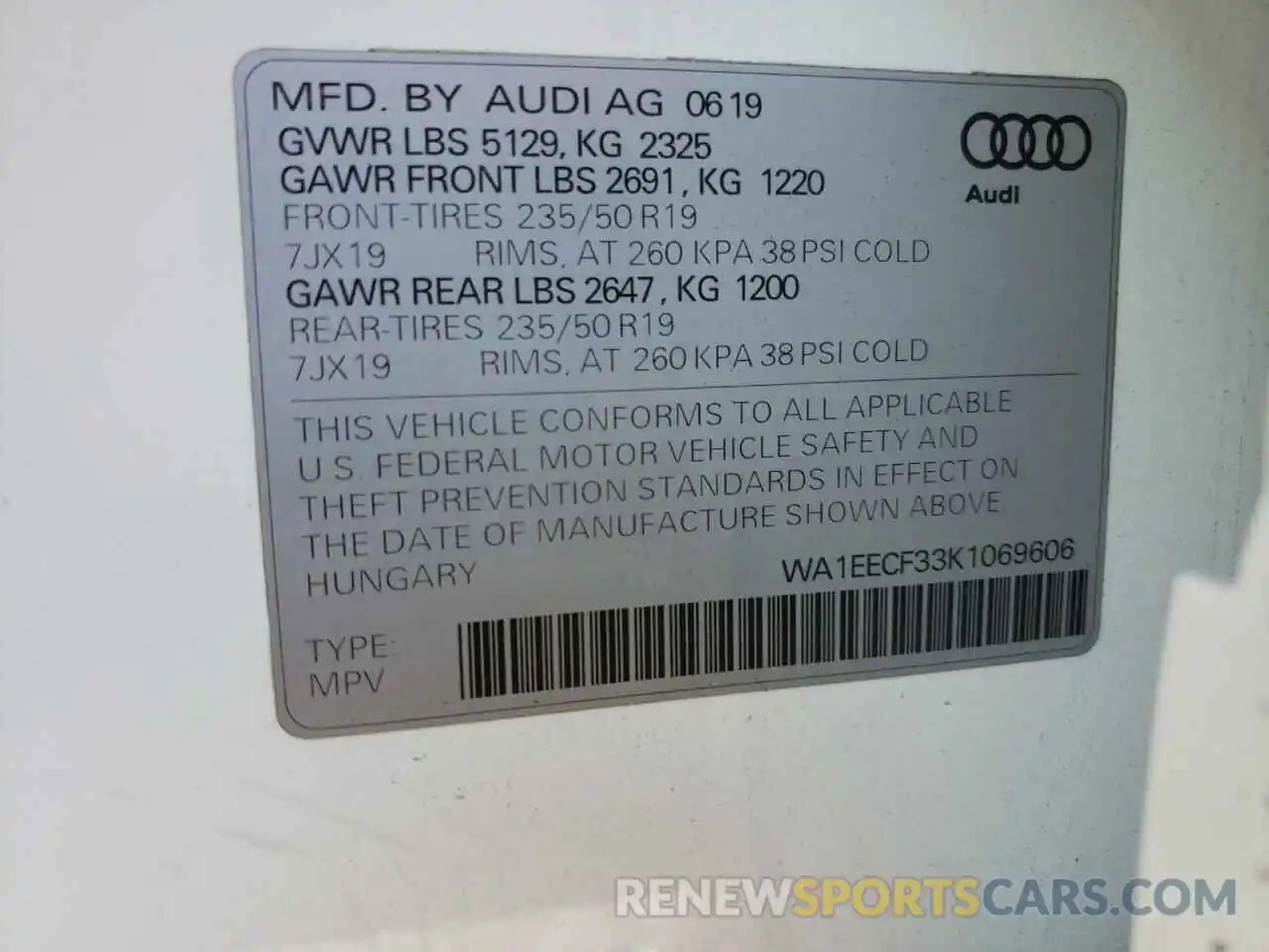 10 Photograph of a damaged car WA1EECF33K1069606 AUDI Q3 2019