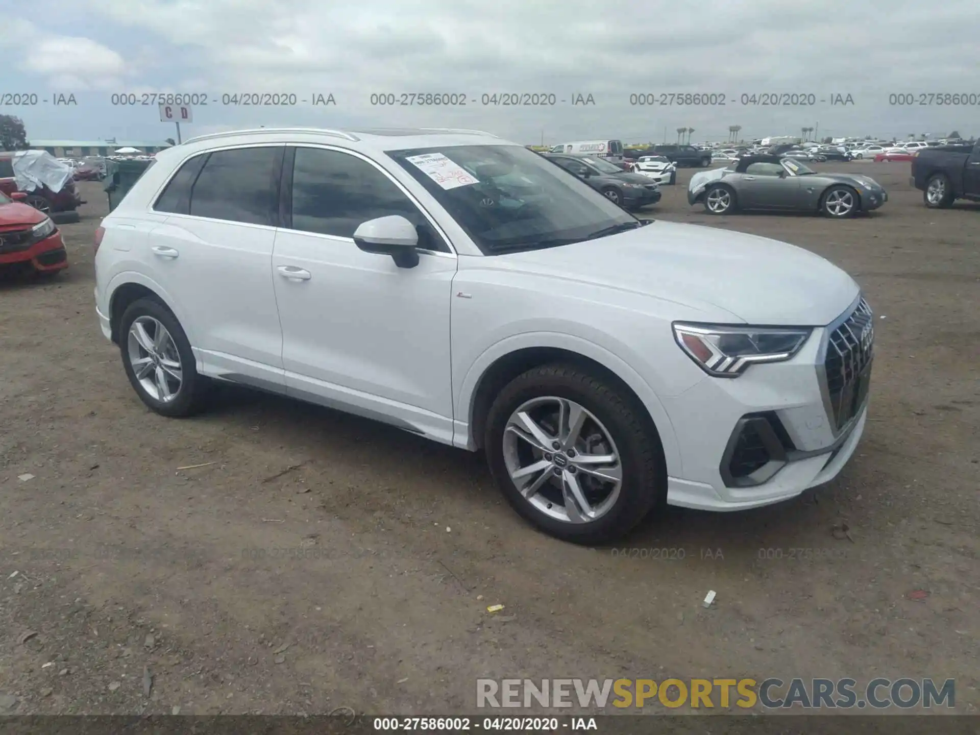 1 Photograph of a damaged car WA1EECF34K1068111 AUDI Q3 2019