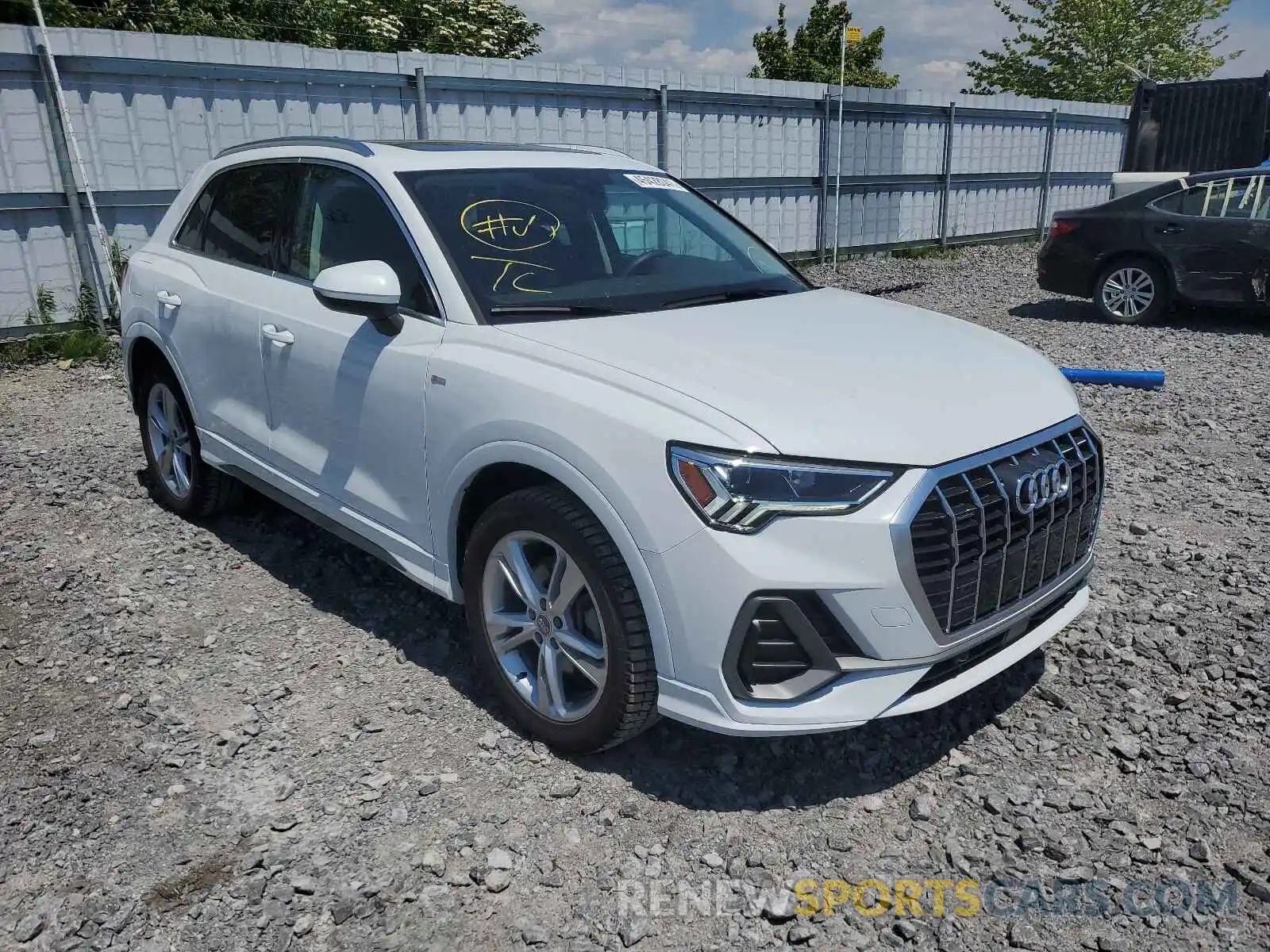 1 Фотография поврежденного автомобиля WA1EECF34K1073065 AUDI Q3 2019