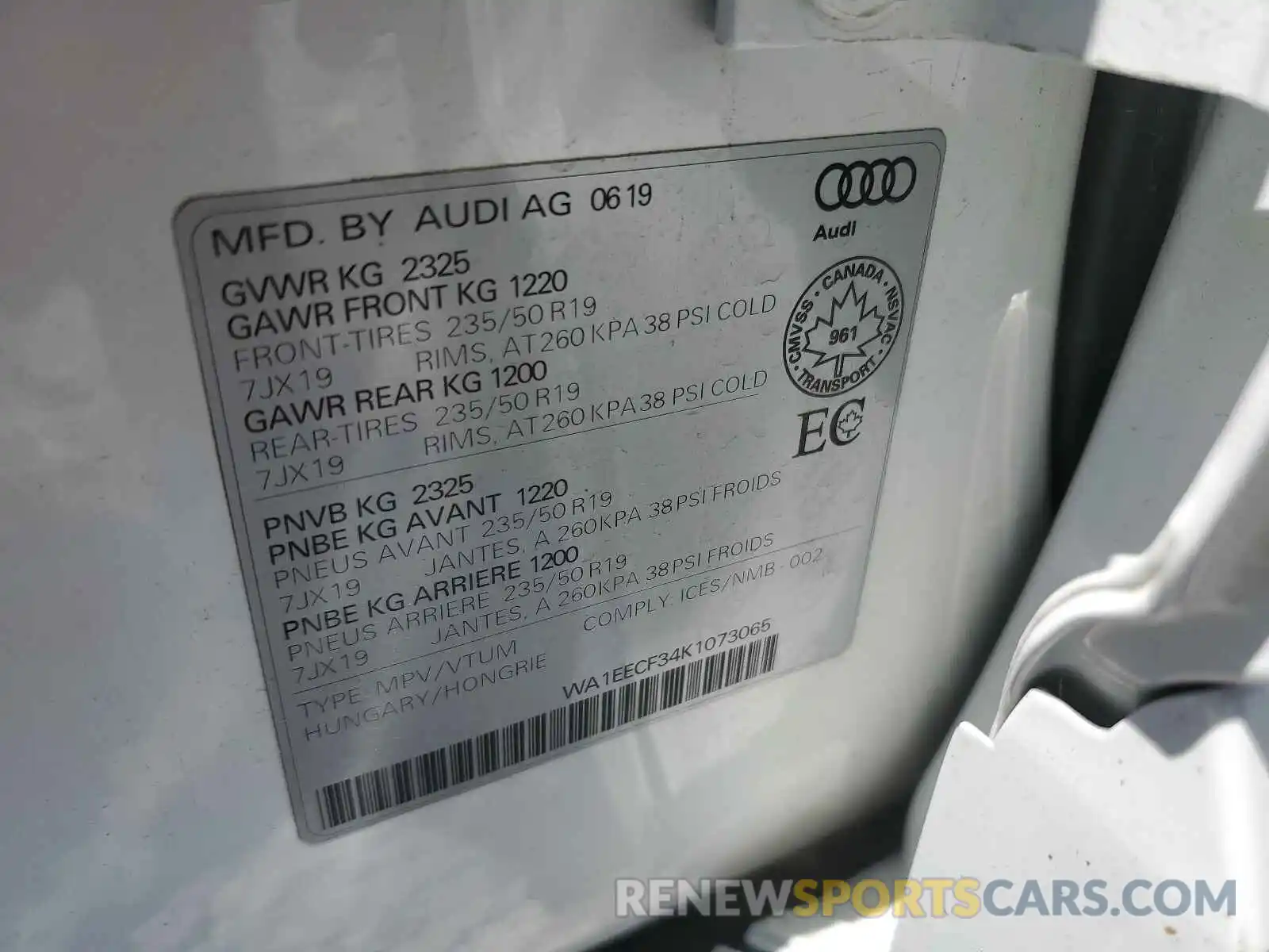 10 Фотография поврежденного автомобиля WA1EECF34K1073065 AUDI Q3 2019