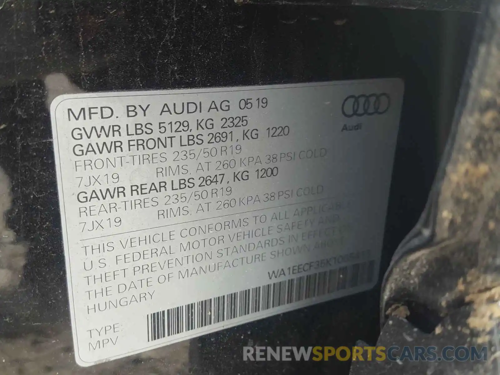 10 Photograph of a damaged car WA1EECF35K1065413 AUDI Q3 2019