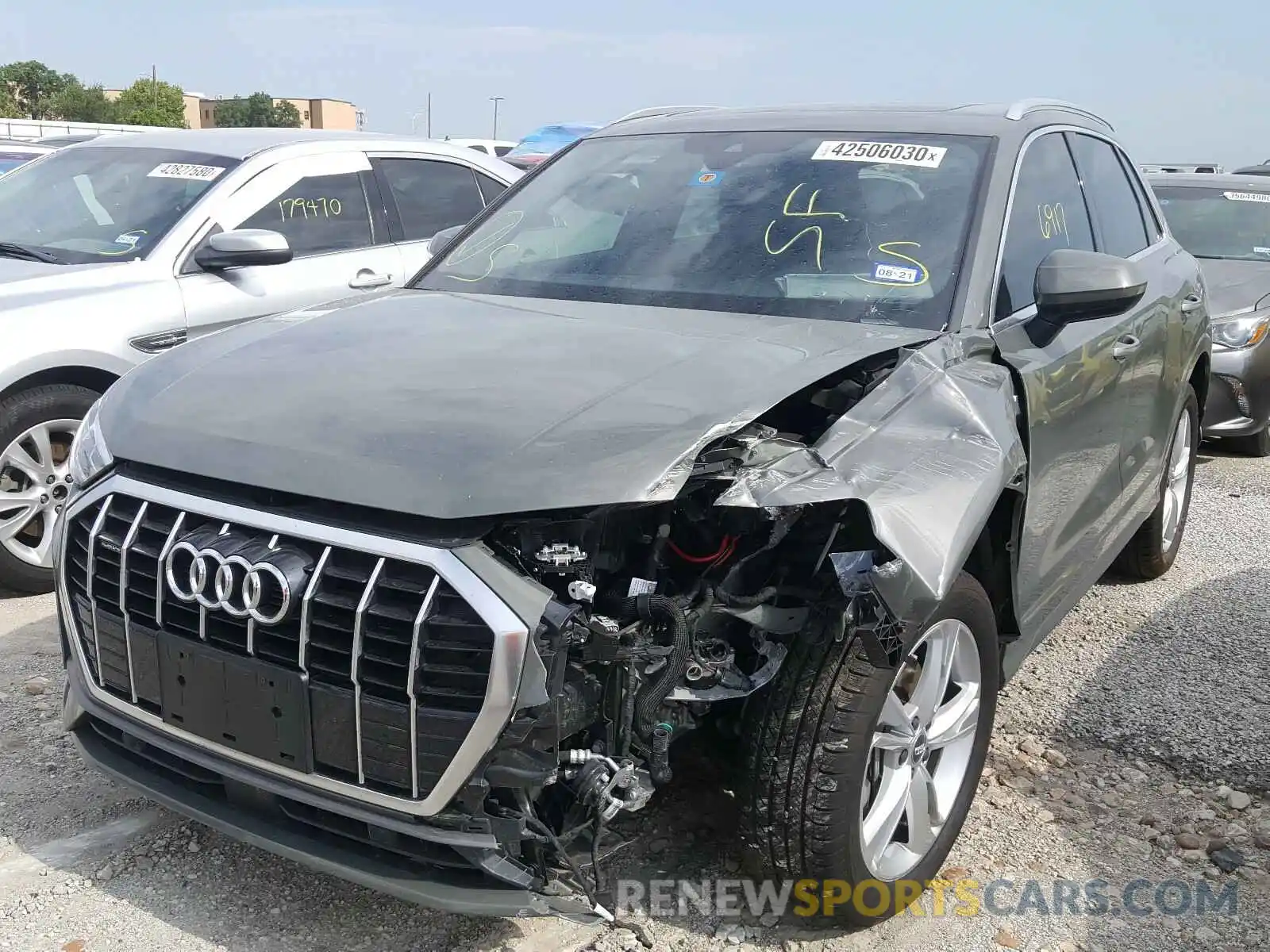 2 Фотография поврежденного автомобиля WA1EECF35K1073107 AUDI Q3 2019