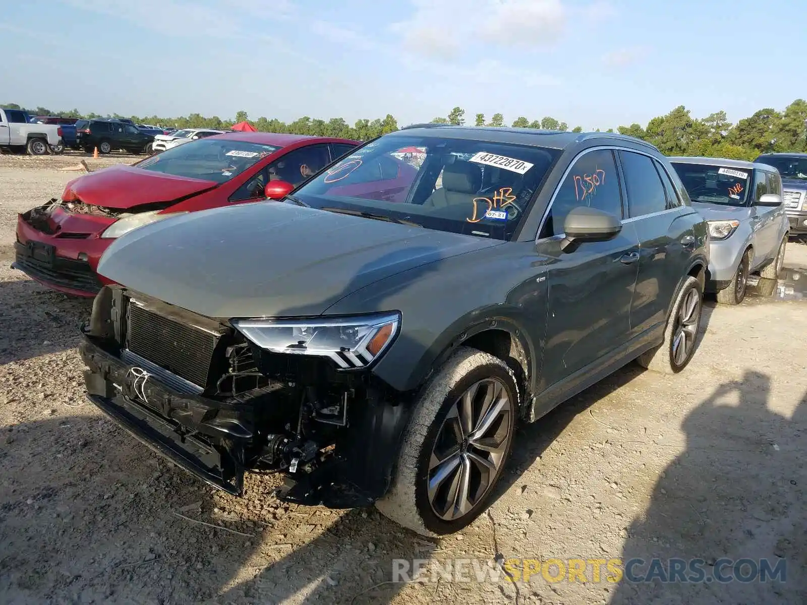 2 Фотография поврежденного автомобиля WA1EECF36K1069521 AUDI Q3 2019