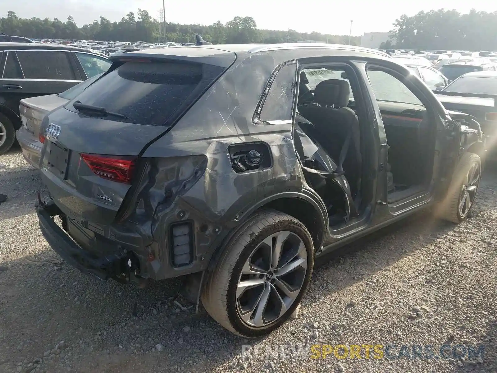 4 Фотография поврежденного автомобиля WA1EECF36K1069521 AUDI Q3 2019