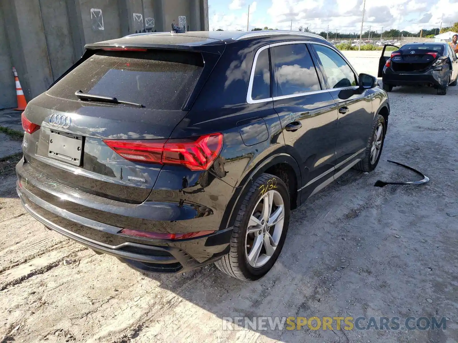 4 Фотография поврежденного автомобиля WA1EECF37K1070516 AUDI Q3 2019