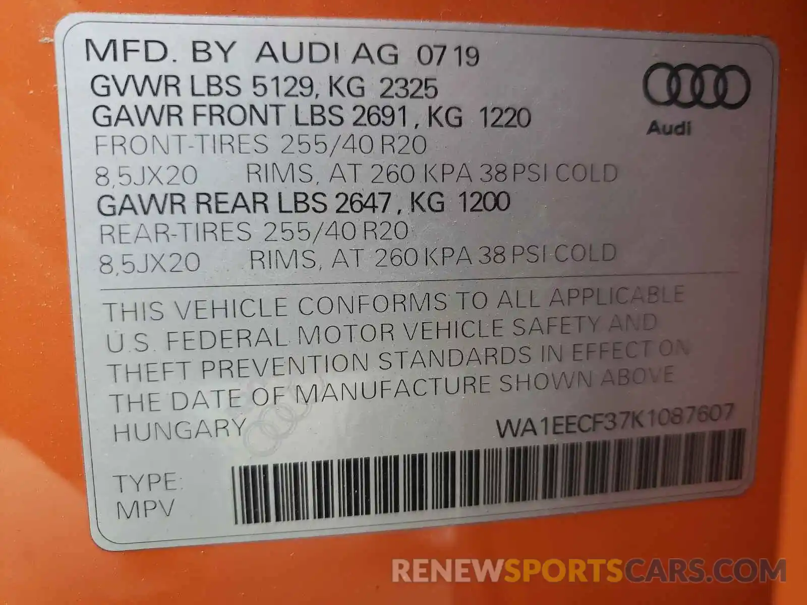 10 Photograph of a damaged car WA1EECF37K1087607 AUDI Q3 2019