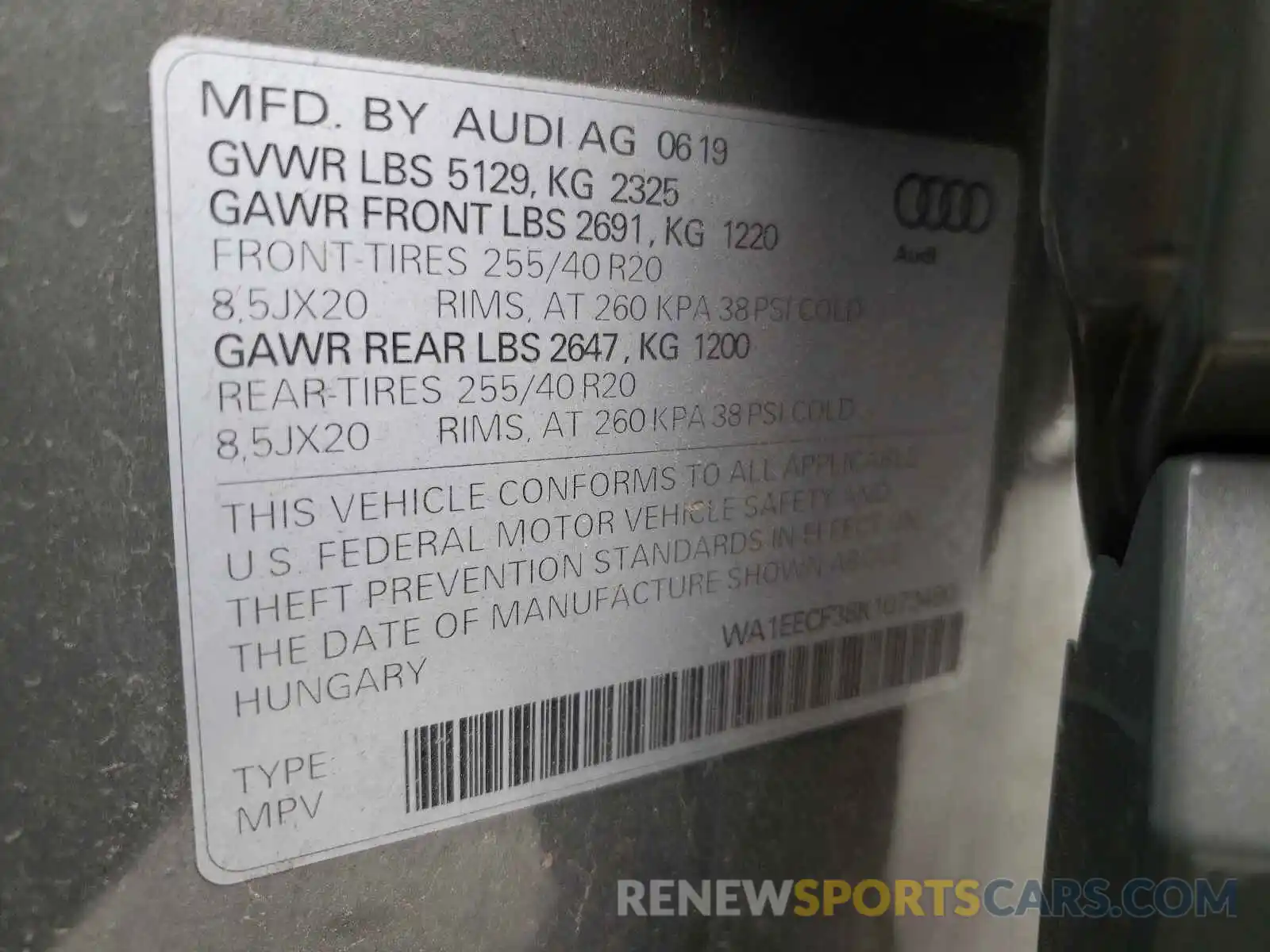 10 Photograph of a damaged car WA1EECF38K1073490 AUDI Q3 2019