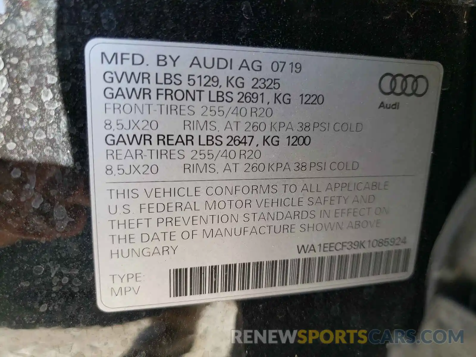 10 Photograph of a damaged car WA1EECF39K1085924 AUDI Q3 2019