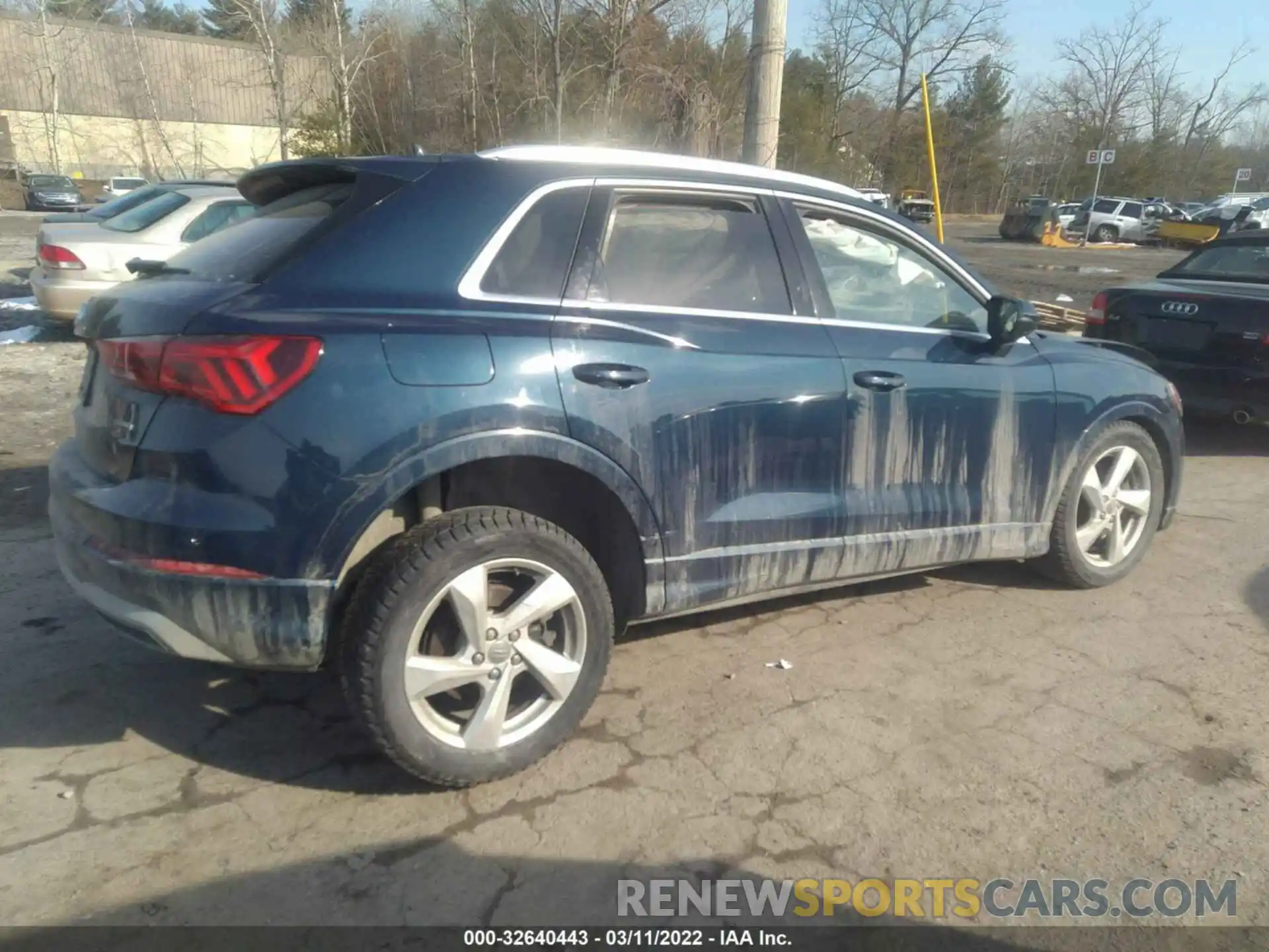 4 Photograph of a damaged car WA1AECF30L1005300 AUDI Q3 2020