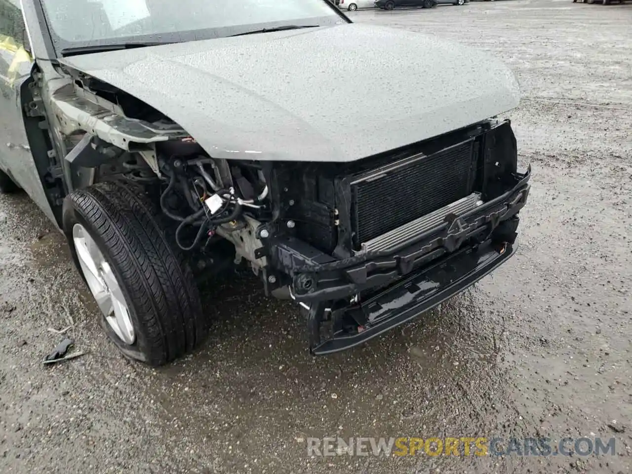 9 Photograph of a damaged car WA1AECF30L1008469 AUDI Q3 2020