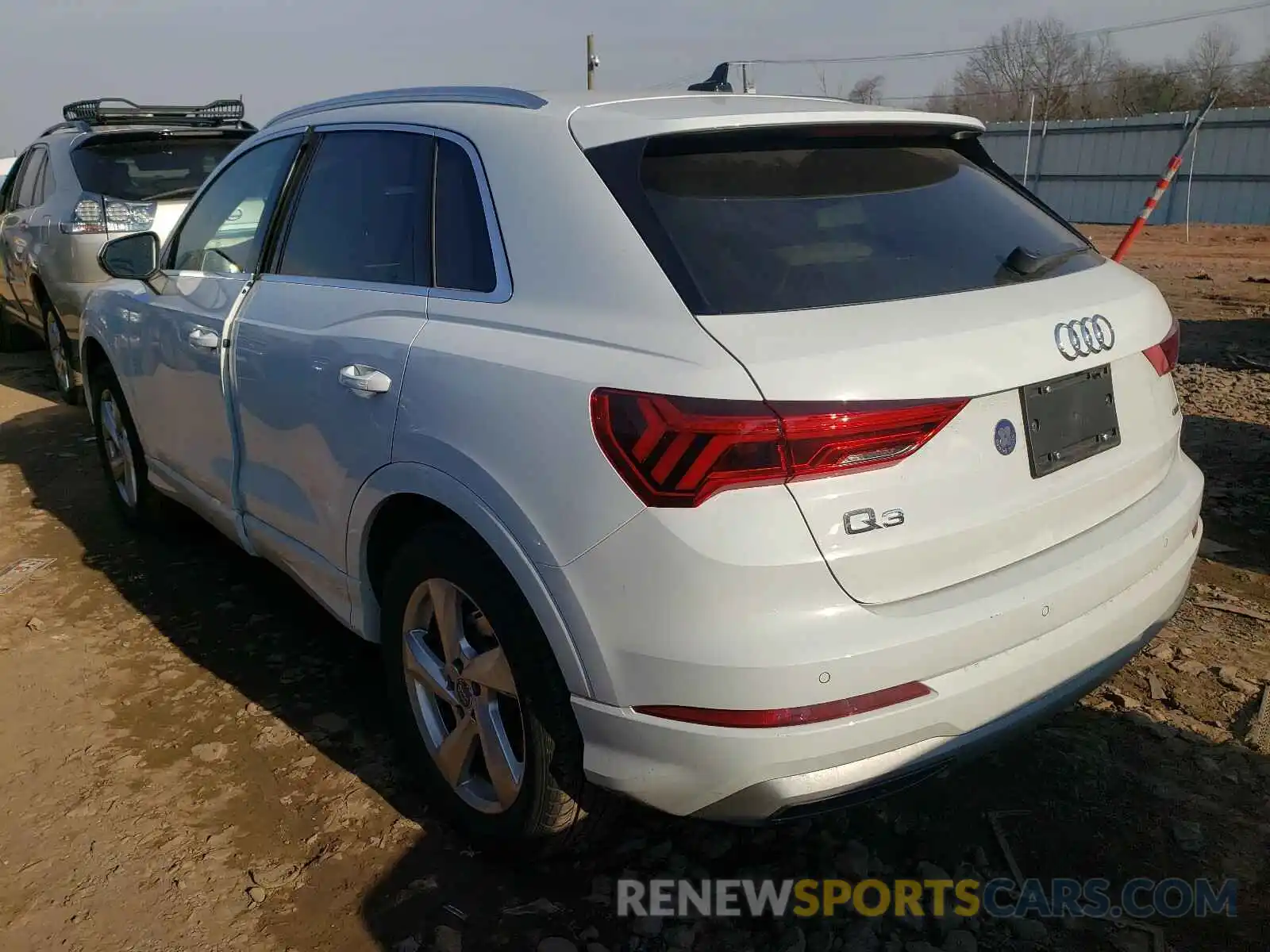 3 Photograph of a damaged car WA1AECF30L1015423 AUDI Q3 2020