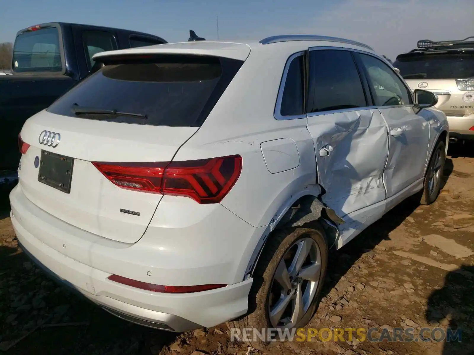 4 Photograph of a damaged car WA1AECF30L1015423 AUDI Q3 2020