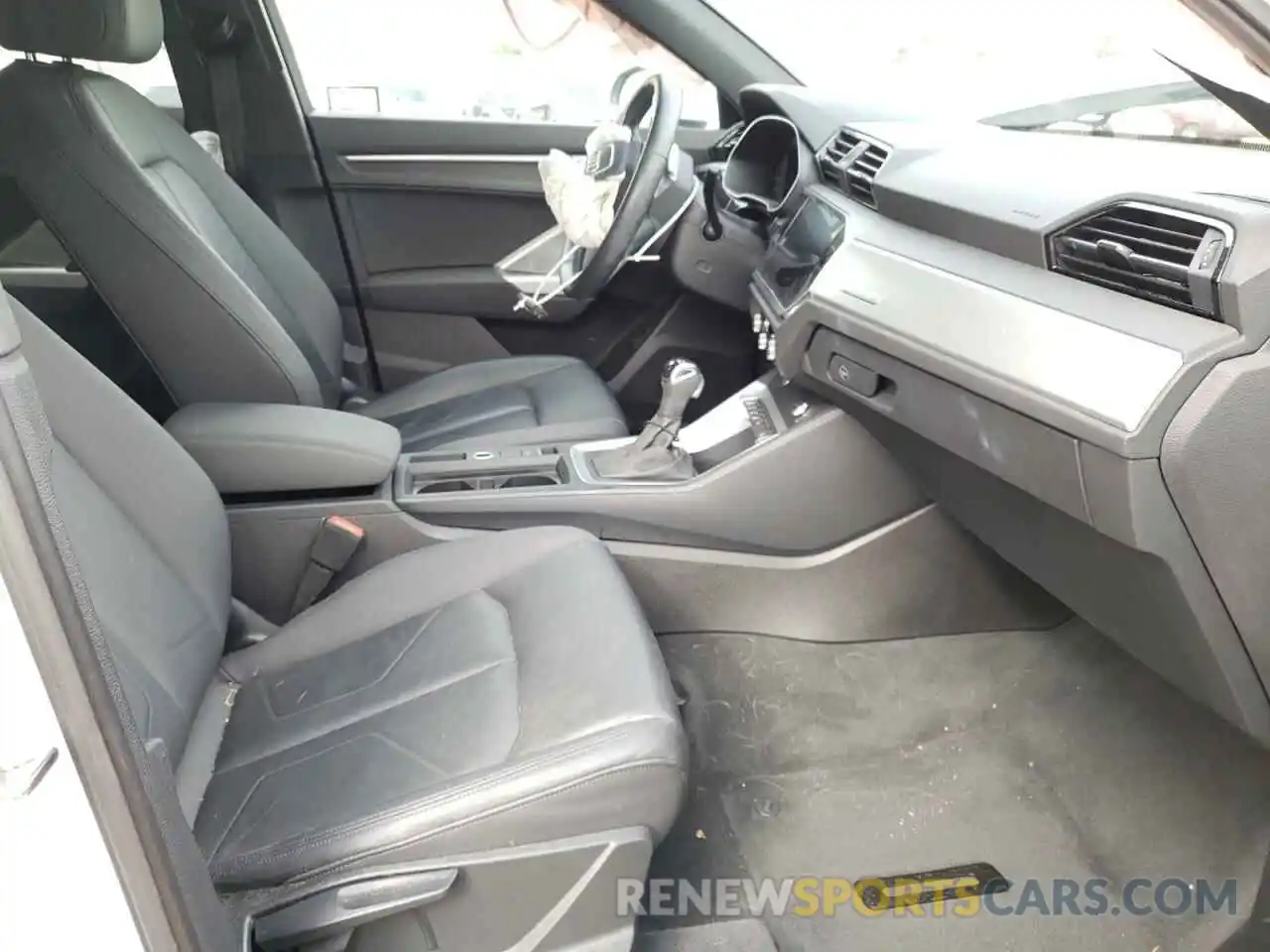 5 Photograph of a damaged car WA1AECF30L1021612 AUDI Q3 2020