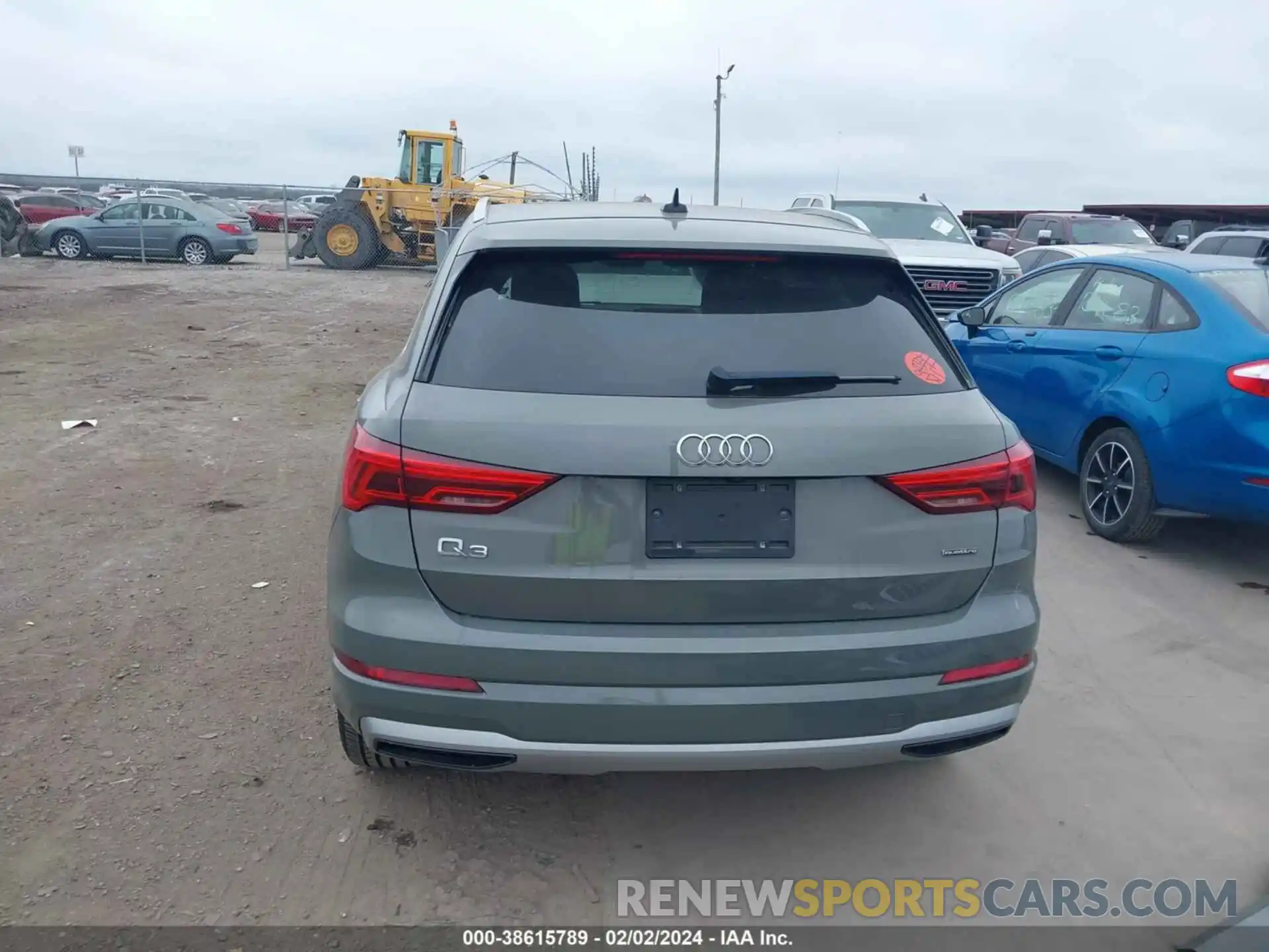 16 Photograph of a damaged car WA1AECF30L1035462 AUDI Q3 2020