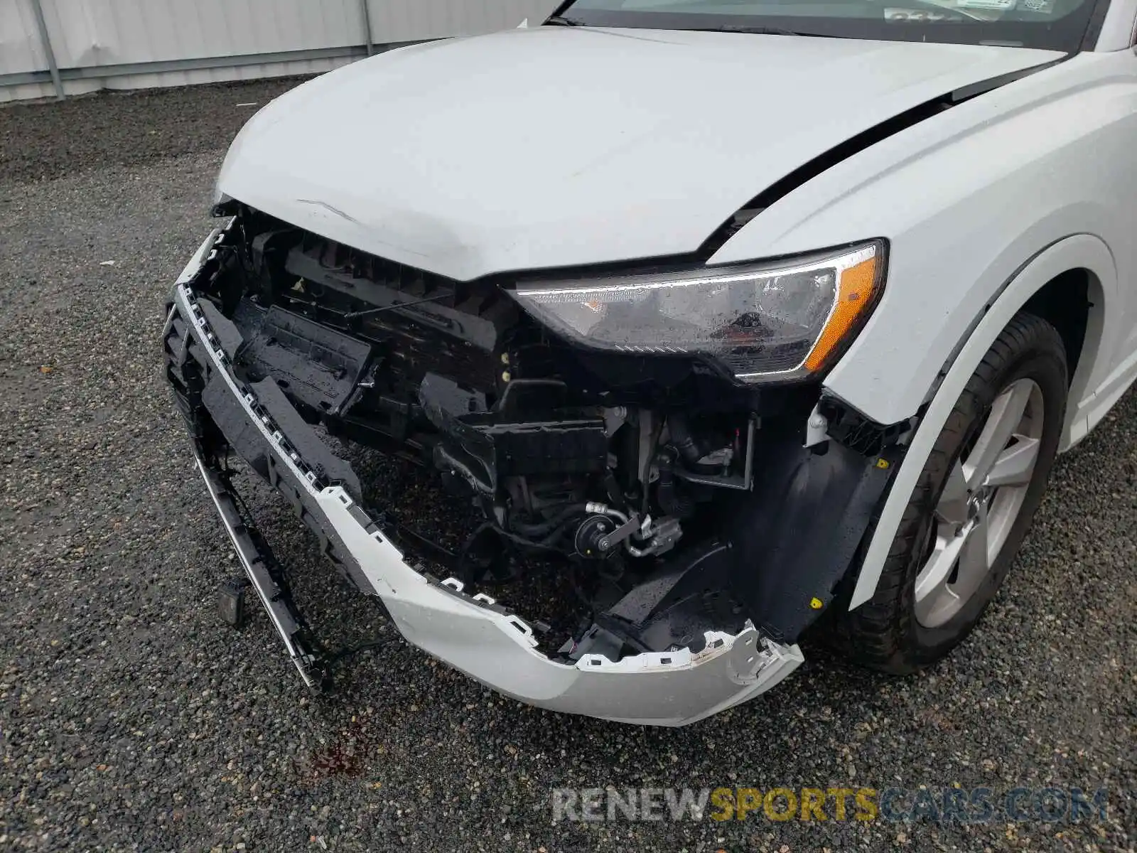 9 Photograph of a damaged car WA1AECF30L1102402 AUDI Q3 2020