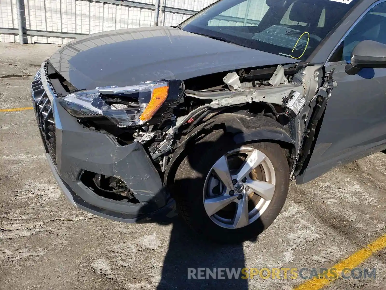 9 Photograph of a damaged car WA1AECF31L1004950 AUDI Q3 2020