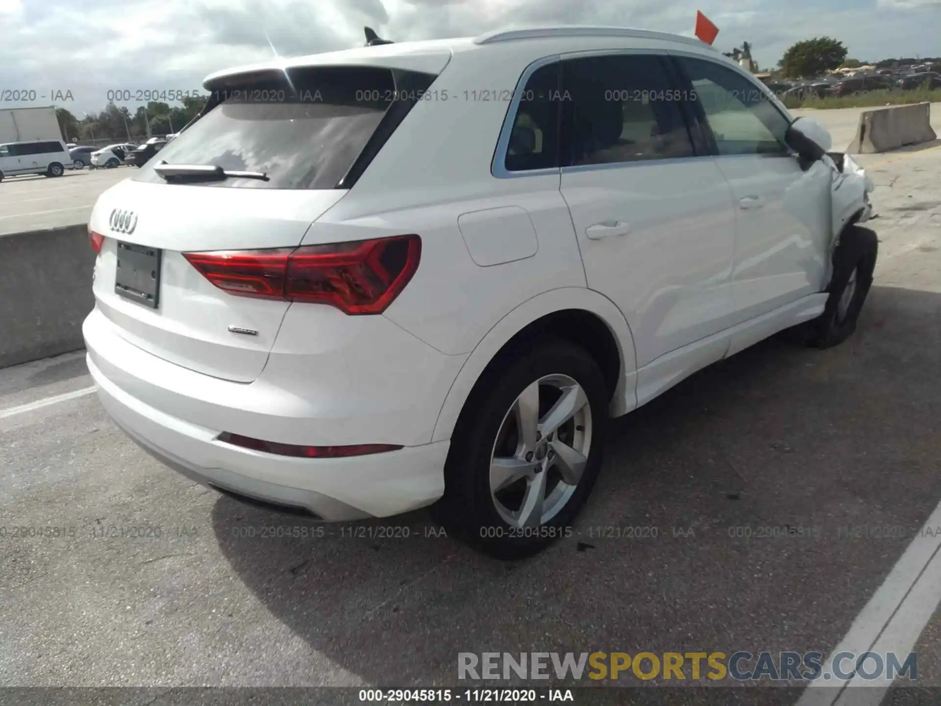 4 Photograph of a damaged car WA1AECF31L1031131 AUDI Q3 2020