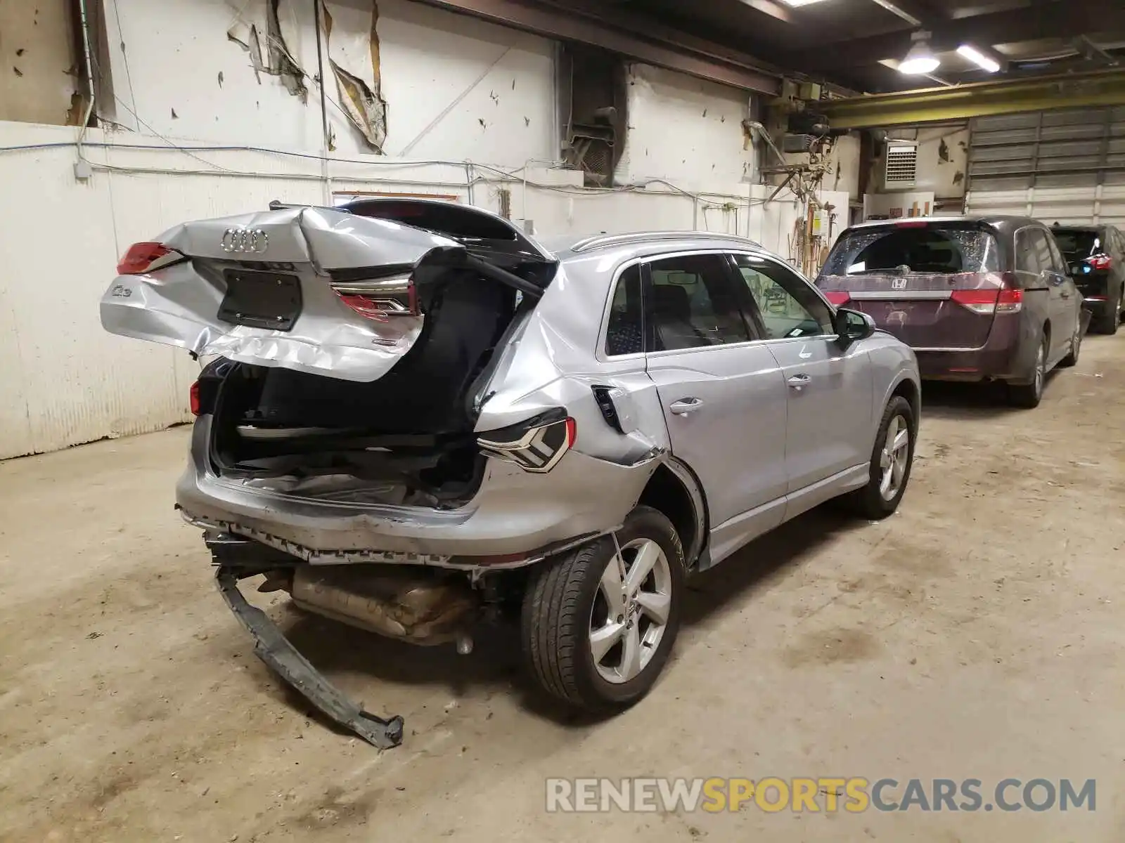 4 Photograph of a damaged car WA1AECF31L1057972 AUDI Q3 2020