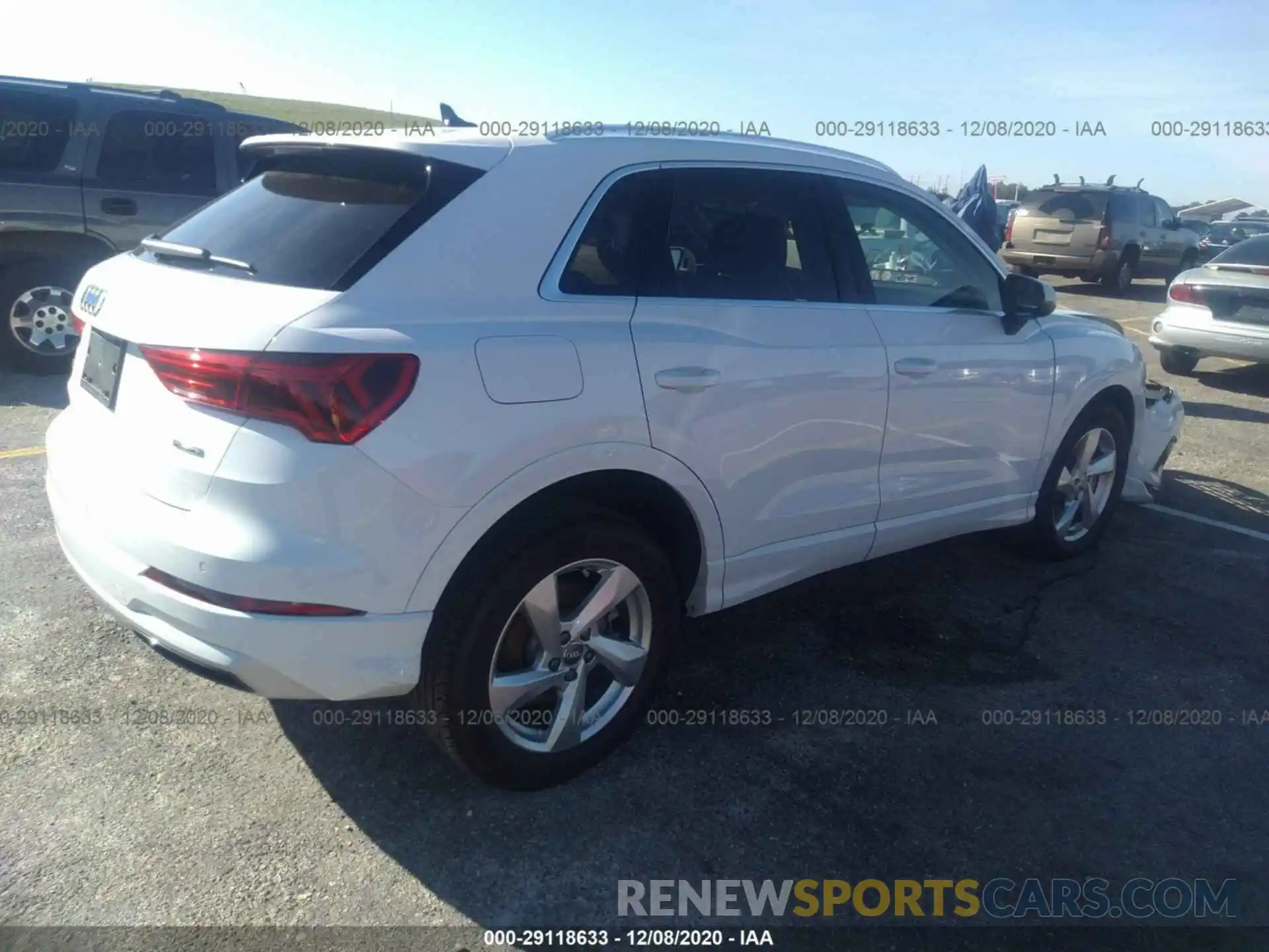 4 Photograph of a damaged car WA1AECF31L1071774 AUDI Q3 2020