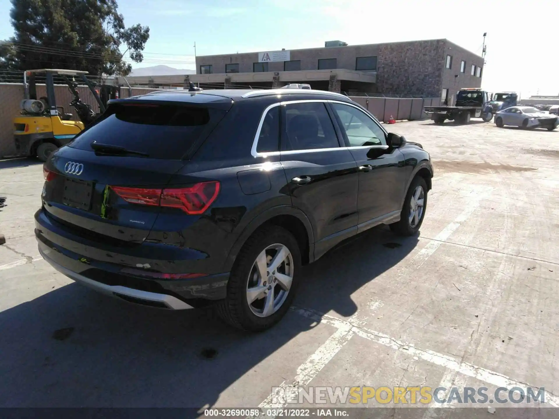 4 Photograph of a damaged car WA1AECF32L1020980 AUDI Q3 2020