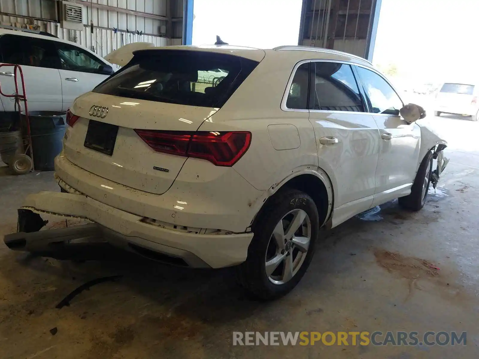 4 Photograph of a damaged car WA1AECF32L1022874 AUDI Q3 2020