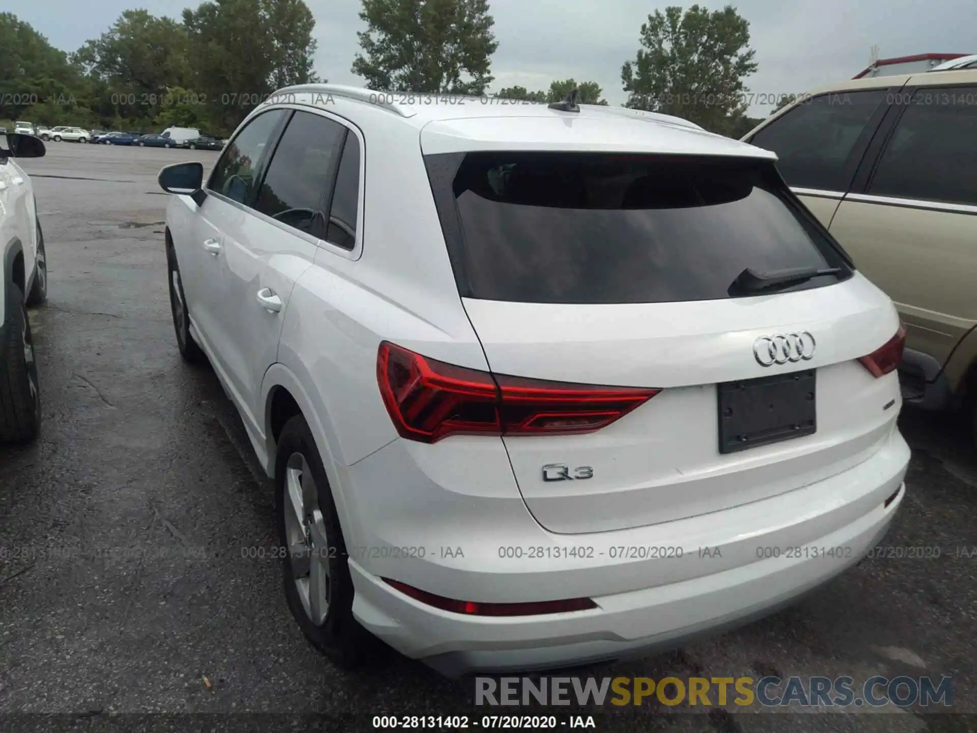 3 Photograph of a damaged car WA1AECF32L1027413 AUDI Q3 2020