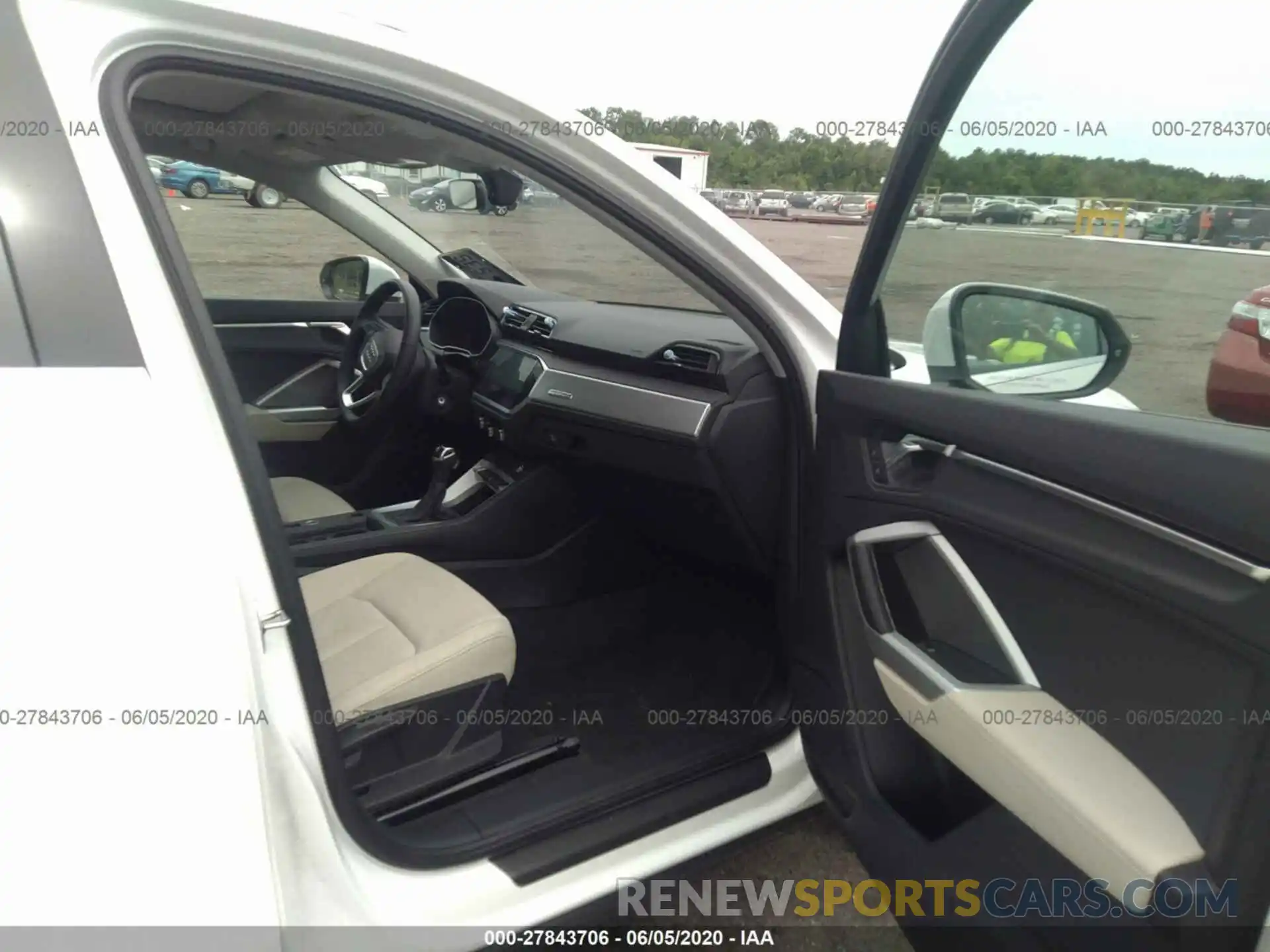 5 Photograph of a damaged car WA1AECF32L1032028 AUDI Q3 2020