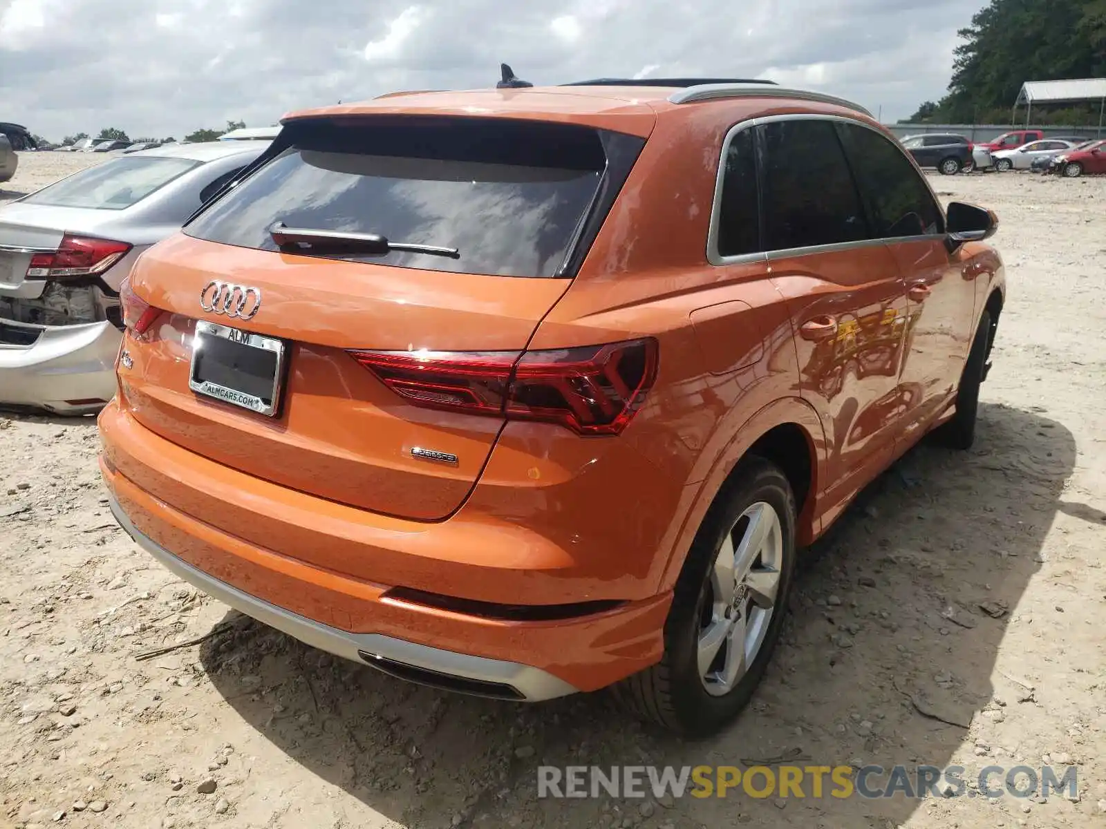 4 Photograph of a damaged car WA1AECF32L1036225 AUDI Q3 2020