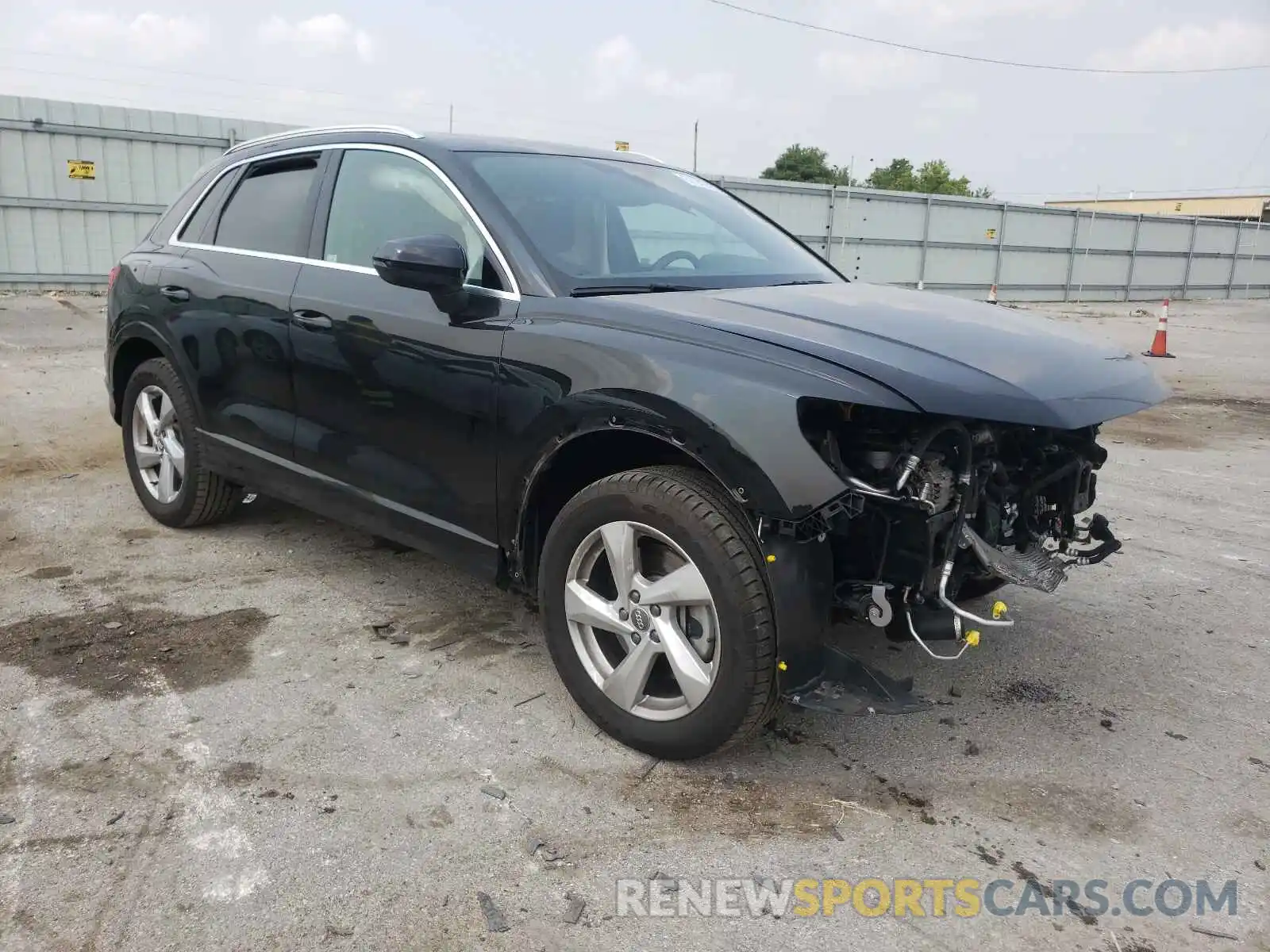 1 Photograph of a damaged car WA1AECF32L1072206 AUDI Q3 2020