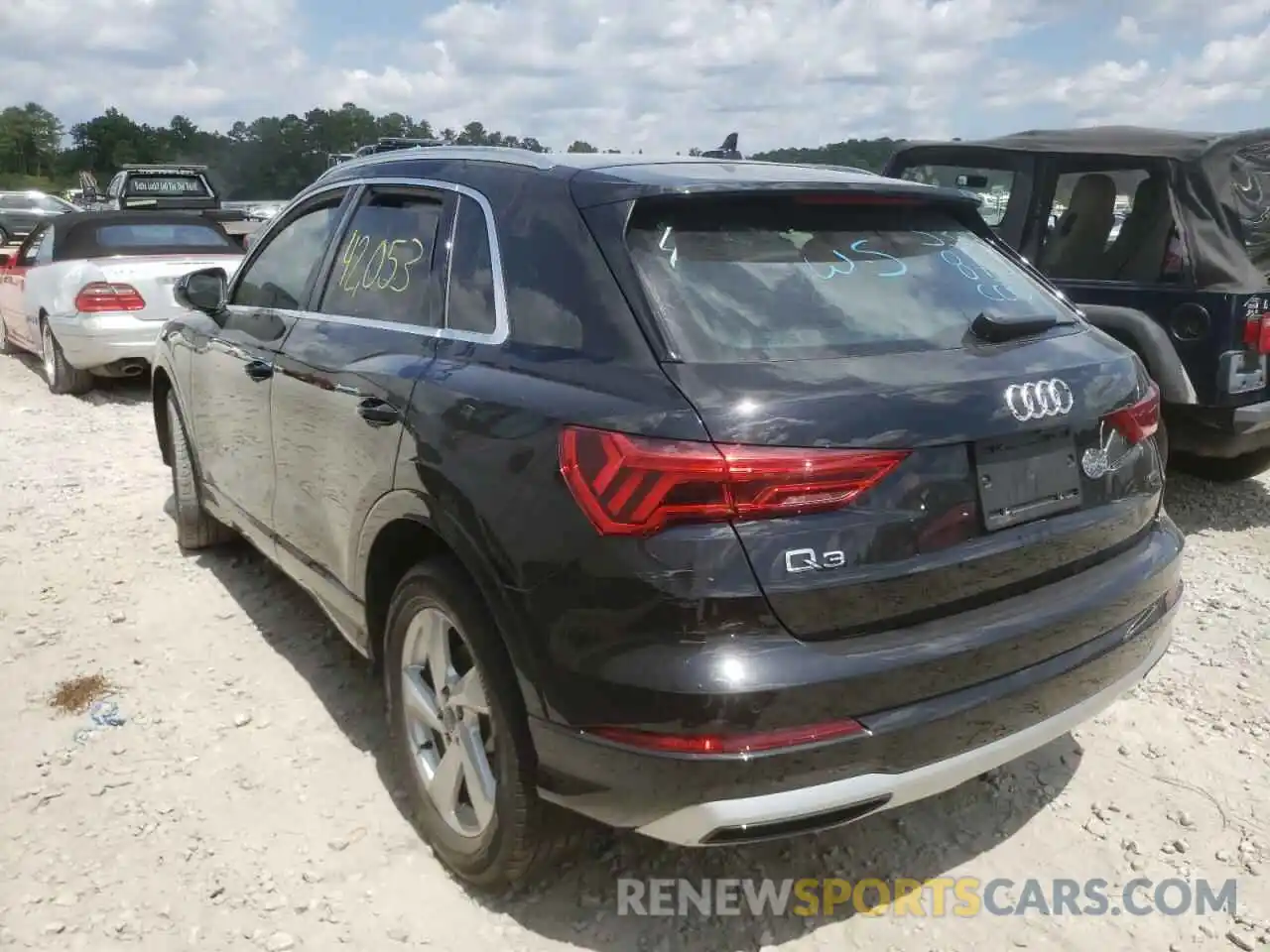 3 Photograph of a damaged car WA1AECF32L1095324 AUDI Q3 2020