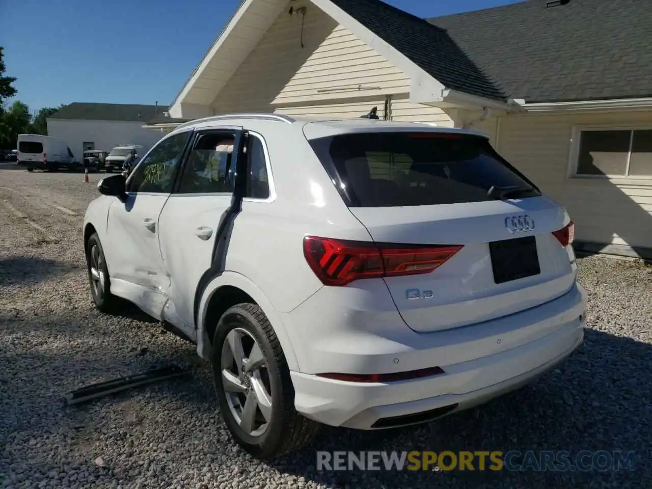 3 Photograph of a damaged car WA1AECF32L1125325 AUDI Q3 2020