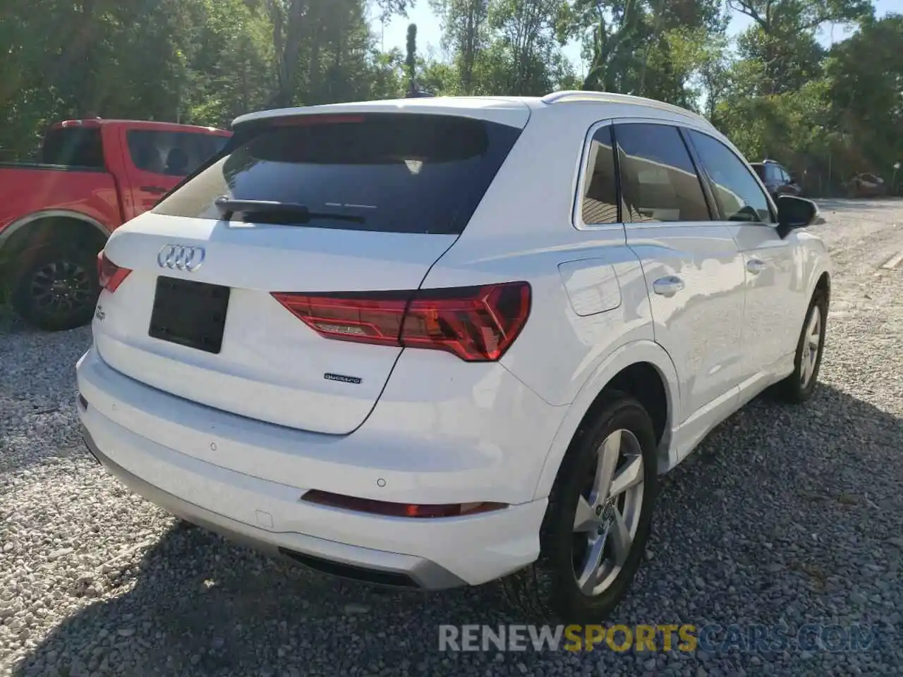 4 Photograph of a damaged car WA1AECF32L1125325 AUDI Q3 2020