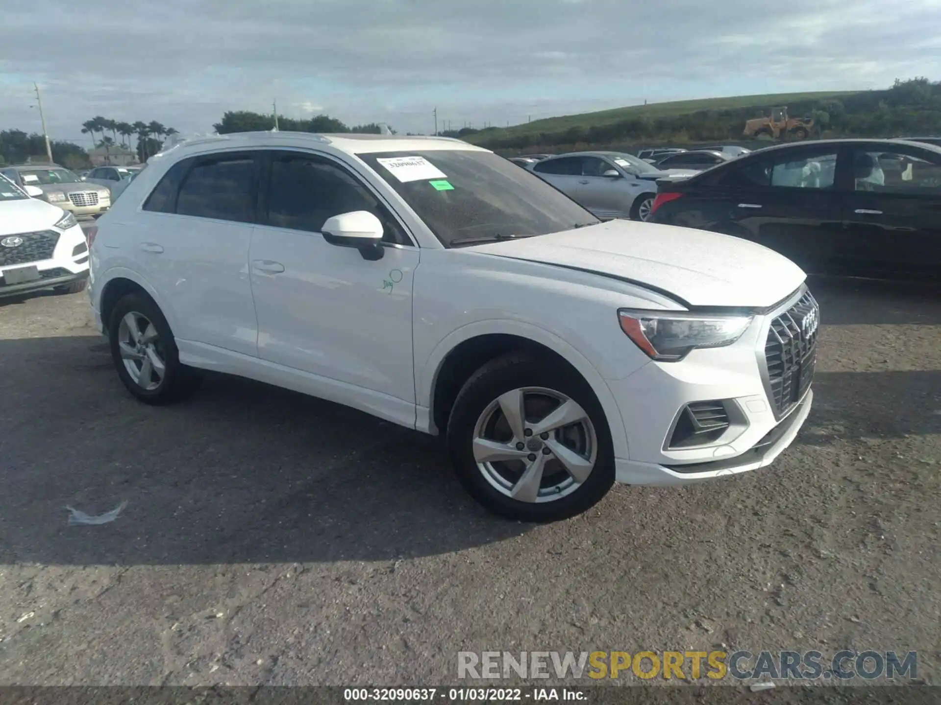 1 Photograph of a damaged car WA1AECF33L1031065 AUDI Q3 2020