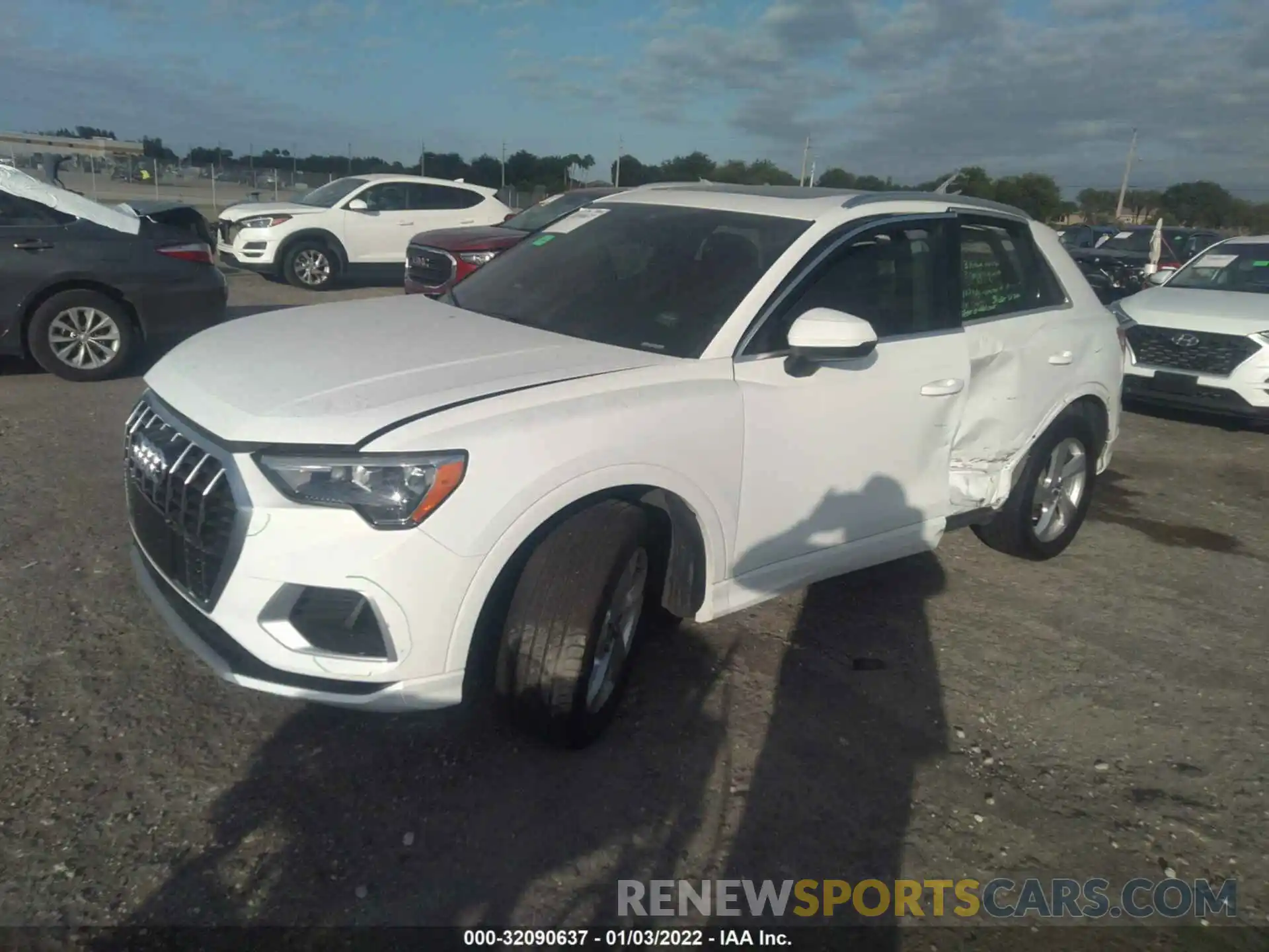 2 Photograph of a damaged car WA1AECF33L1031065 AUDI Q3 2020