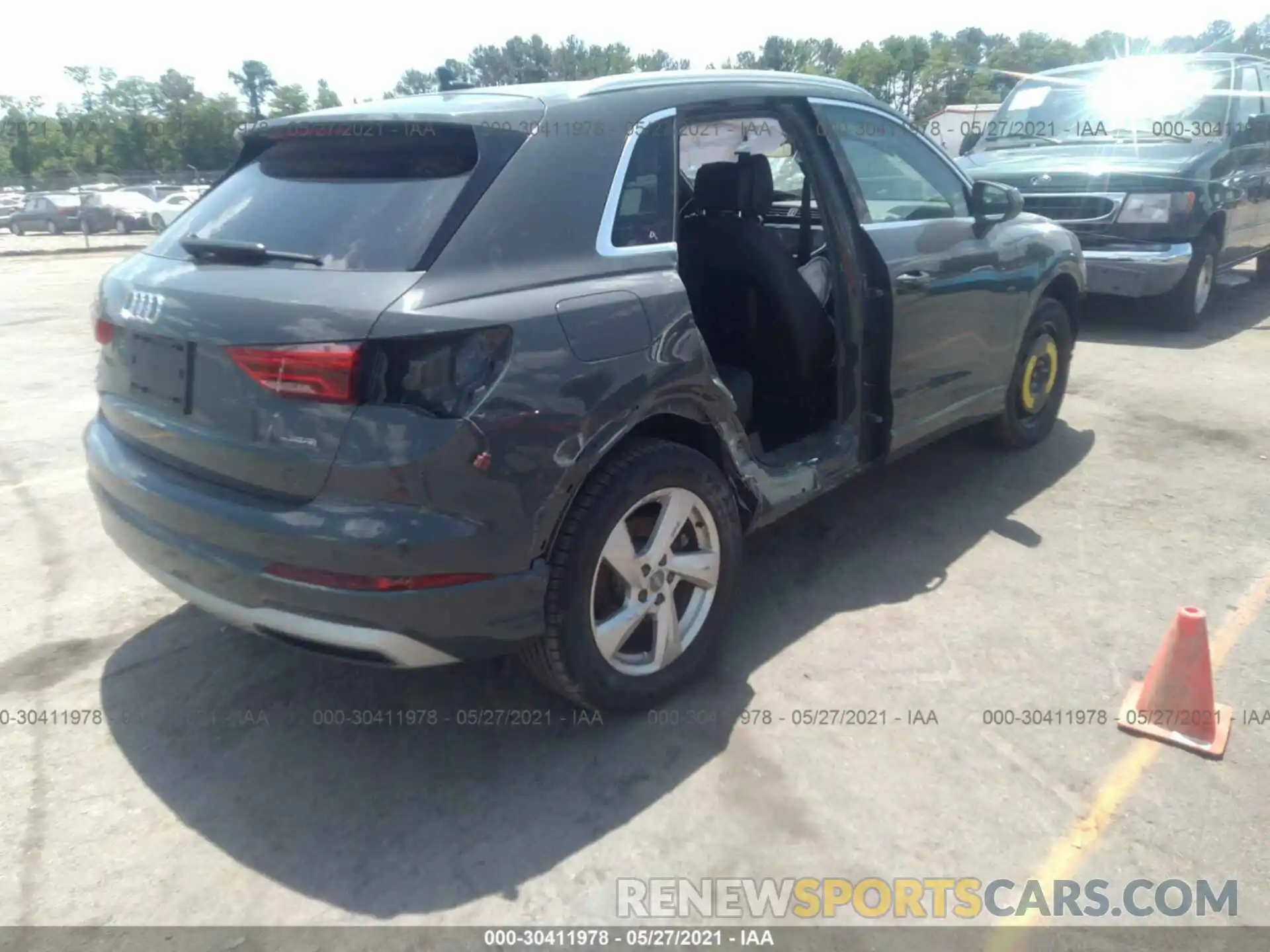 4 Photograph of a damaged car WA1AECF33L1036458 AUDI Q3 2020