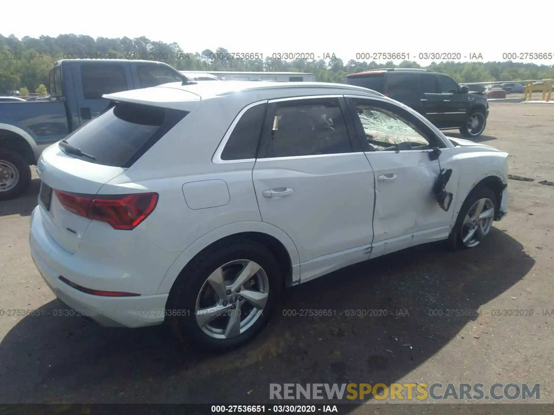 4 Photograph of a damaged car WA1AECF33L1052403 AUDI Q3 2020