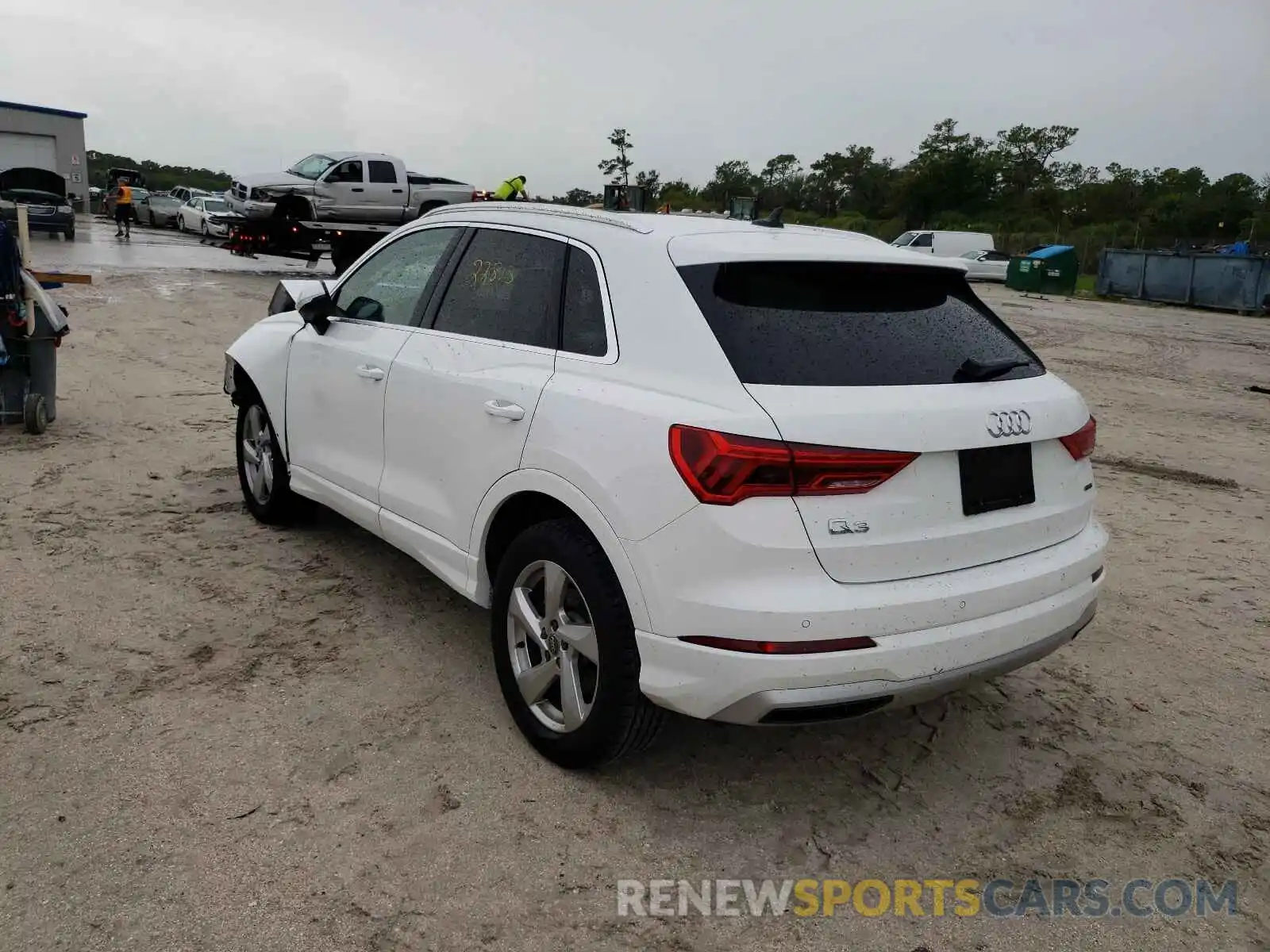 3 Photograph of a damaged car WA1AECF33L1100854 AUDI Q3 2020