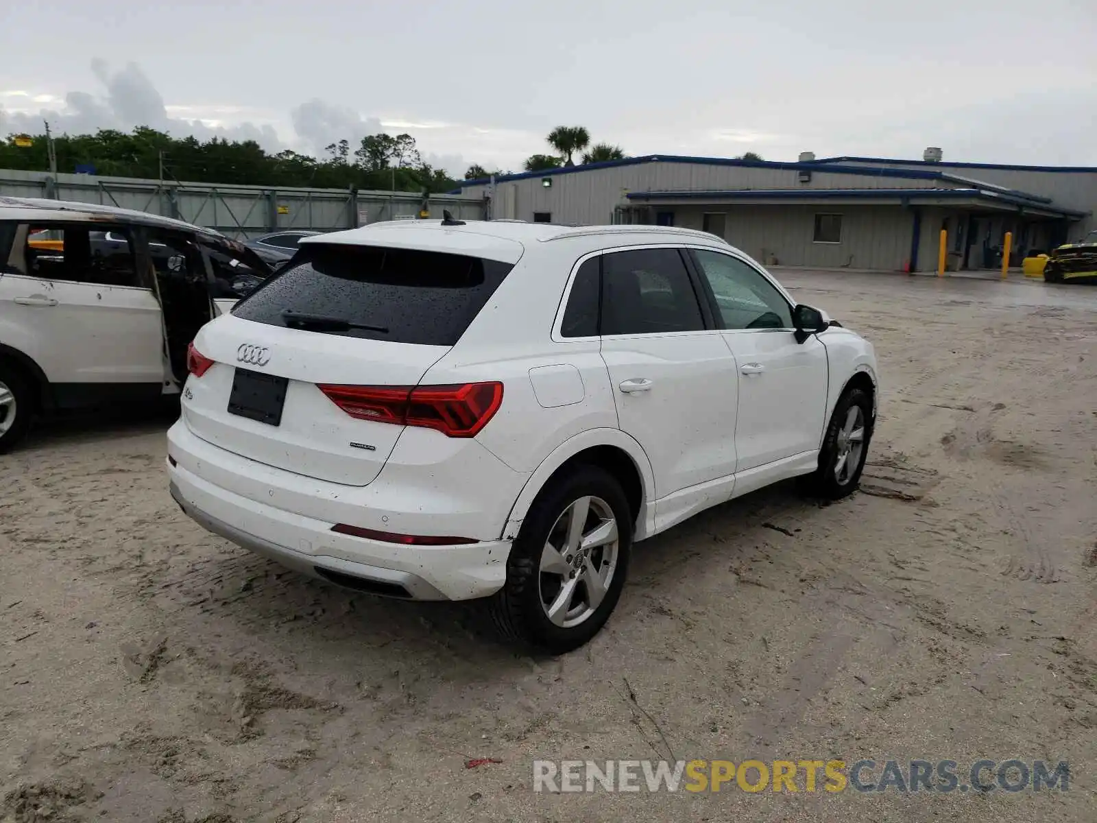 4 Photograph of a damaged car WA1AECF33L1100854 AUDI Q3 2020