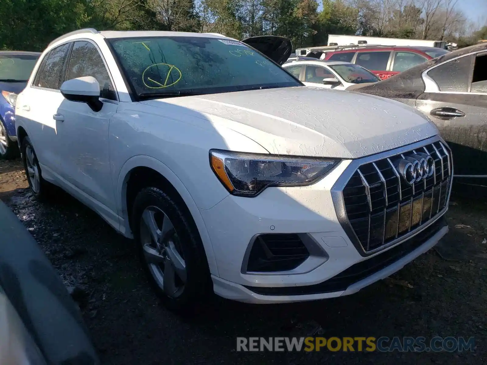 1 Photograph of a damaged car WA1AECF33L1115953 AUDI Q3 2020