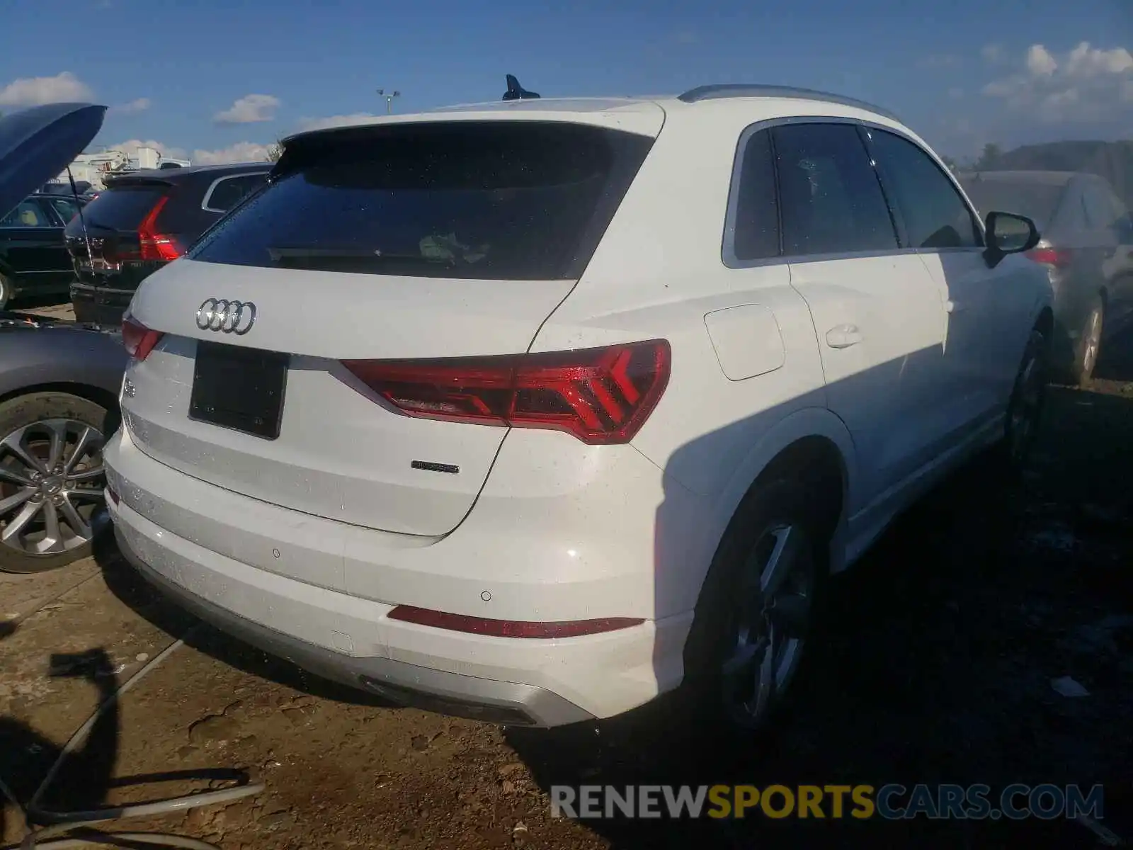 4 Photograph of a damaged car WA1AECF33L1115953 AUDI Q3 2020