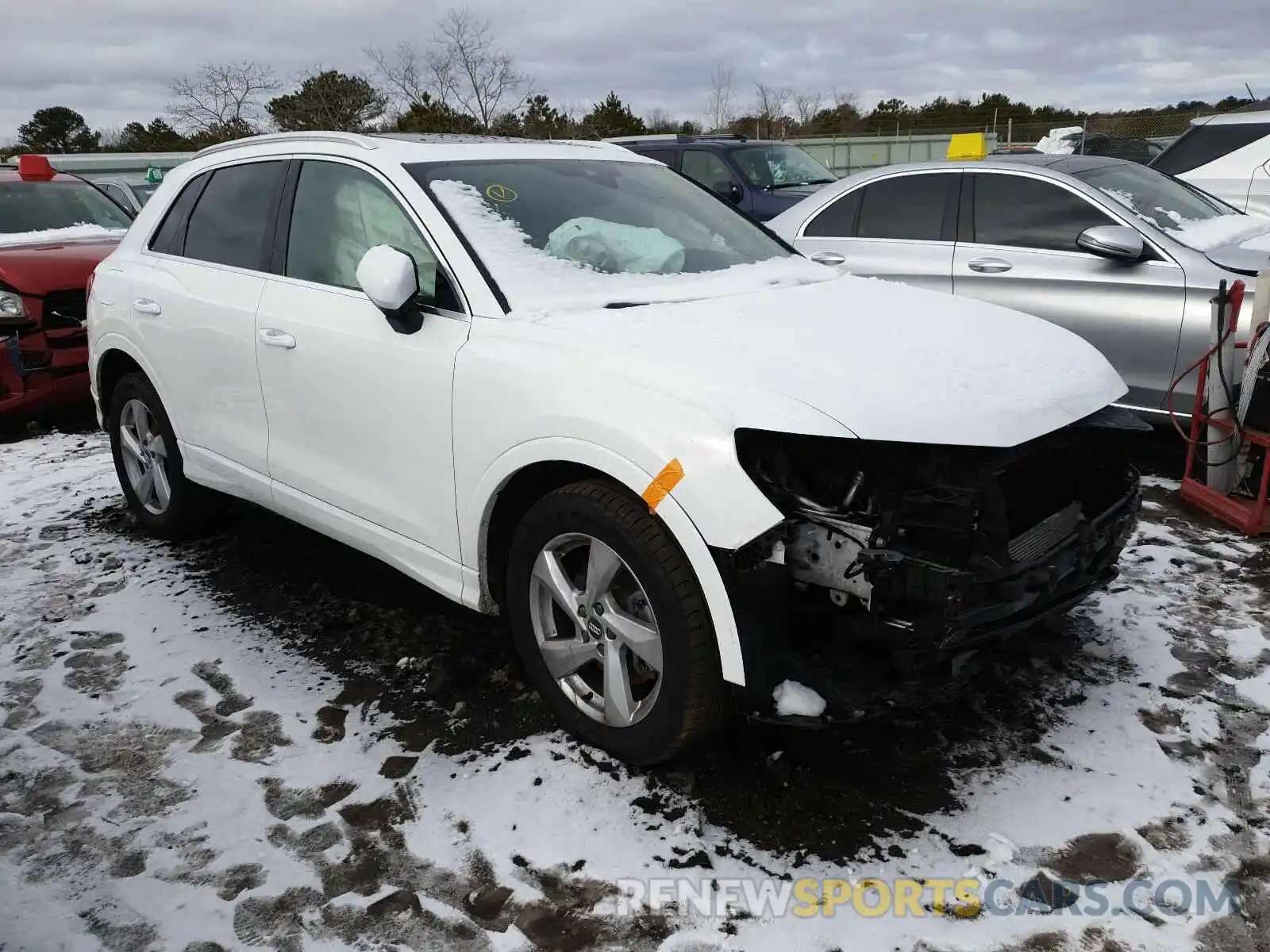 1 Photograph of a damaged car WA1AECF34L1028059 AUDI Q3 2020