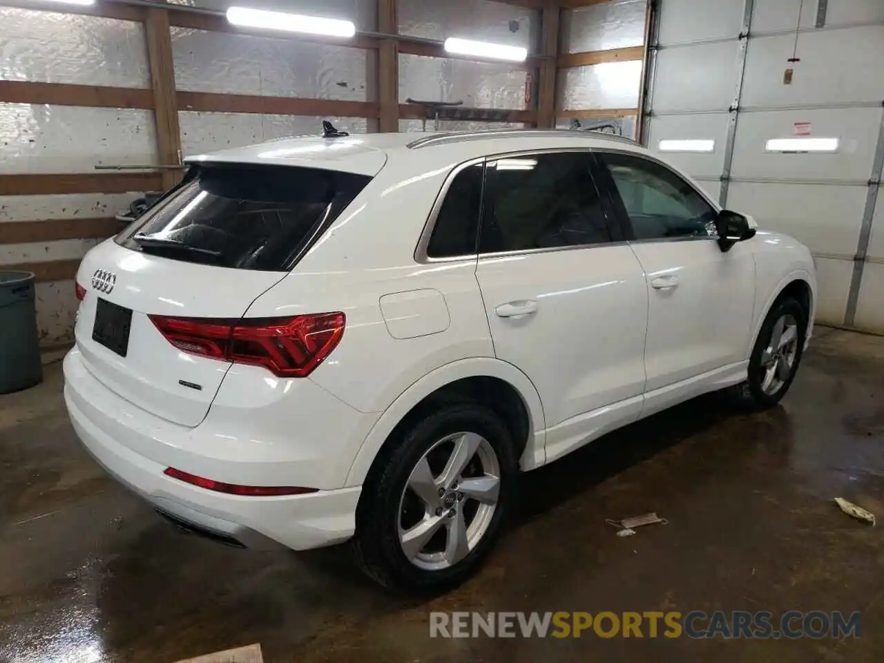 3 Photograph of a damaged car WA1AECF34L1031835 AUDI Q3 2020