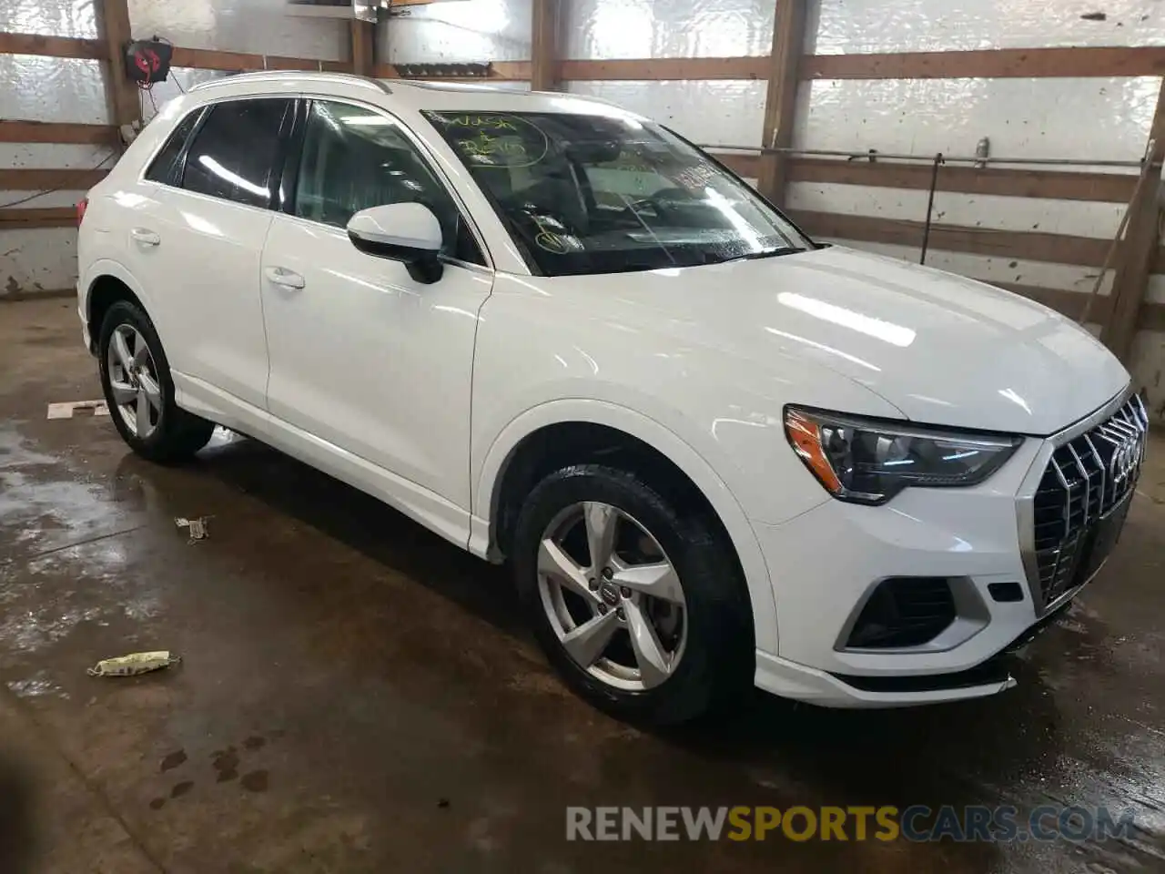 4 Photograph of a damaged car WA1AECF34L1031835 AUDI Q3 2020