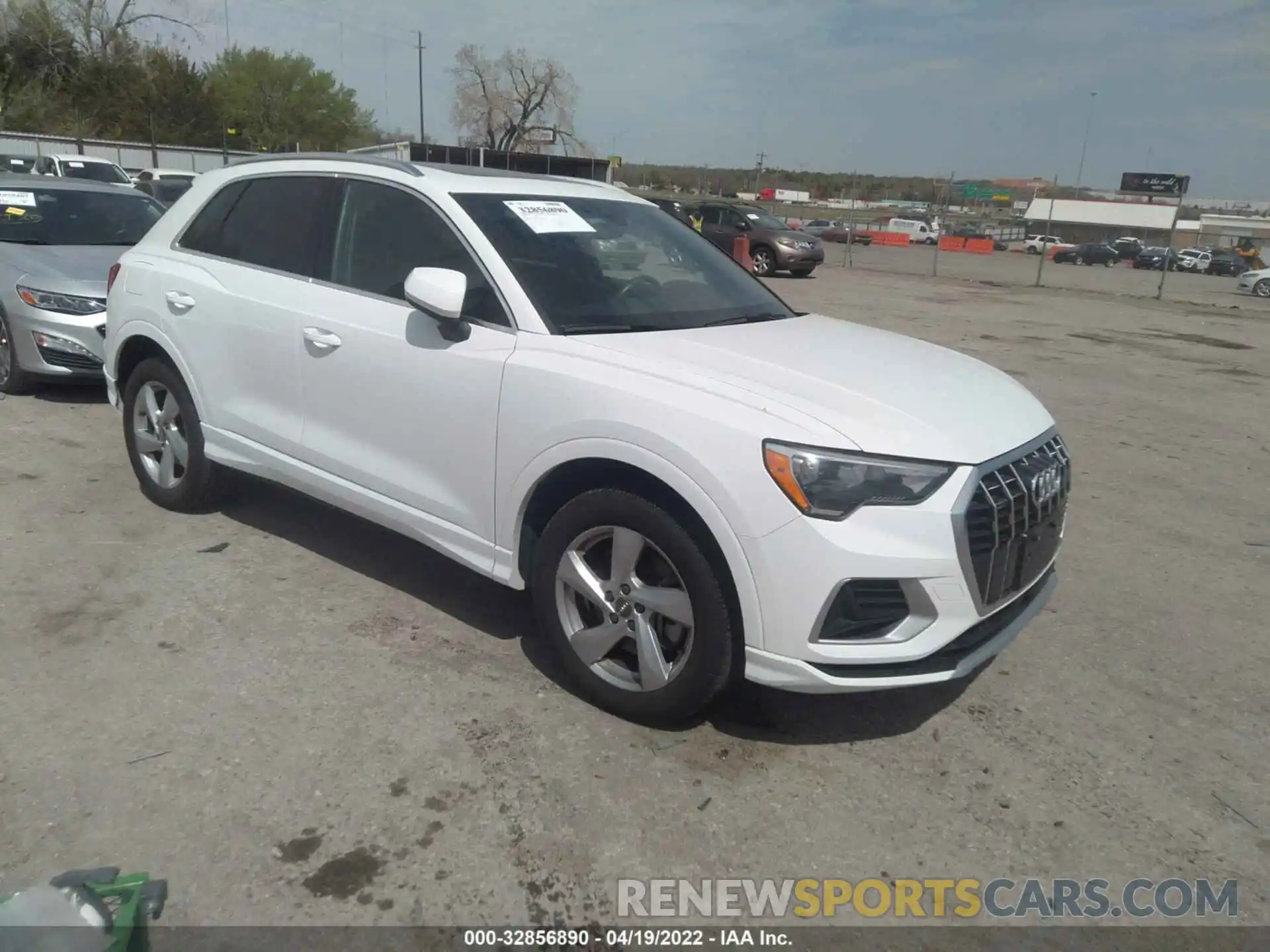 1 Photograph of a damaged car WA1AECF34L1037165 AUDI Q3 2020