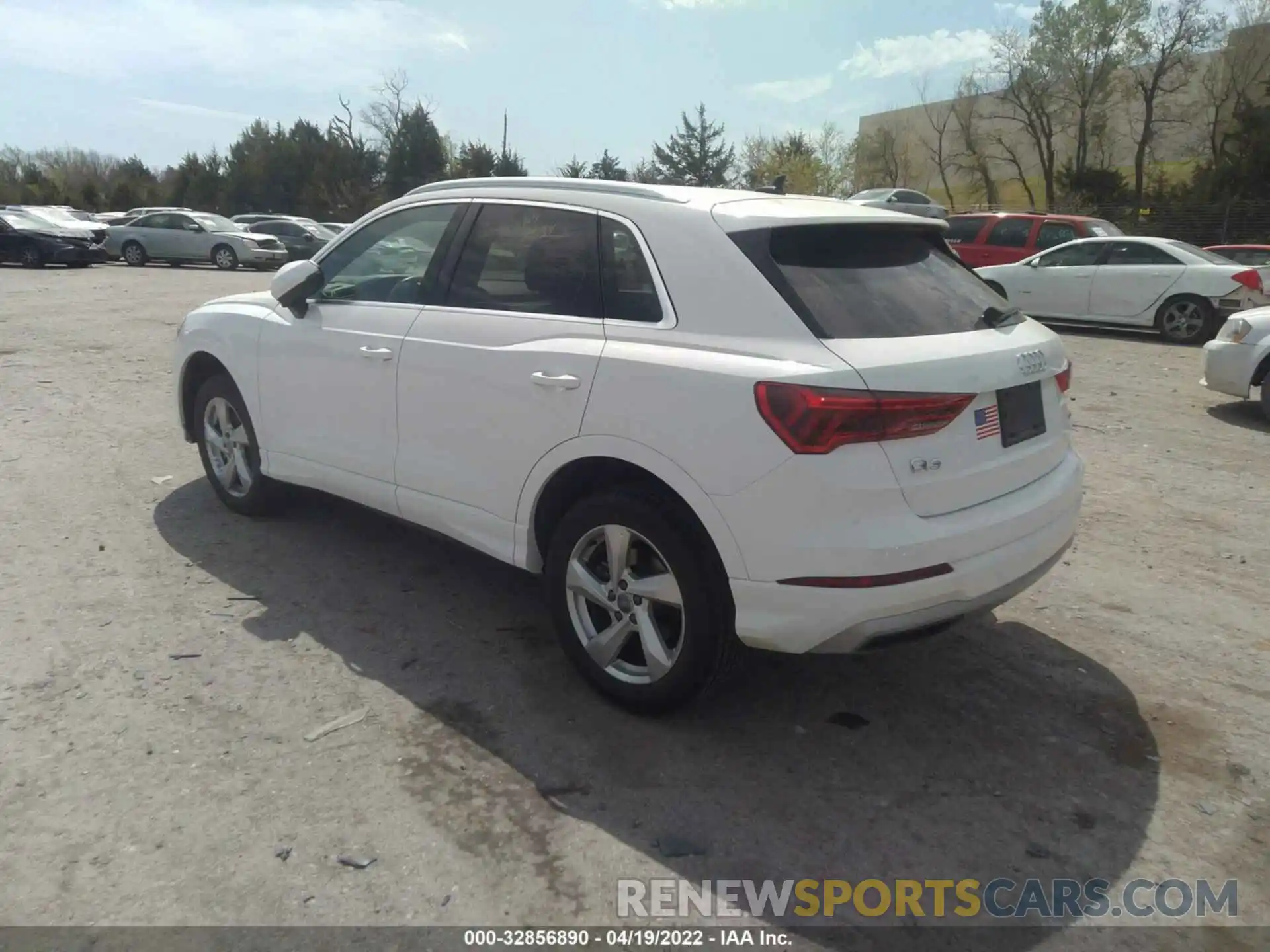 3 Photograph of a damaged car WA1AECF34L1037165 AUDI Q3 2020