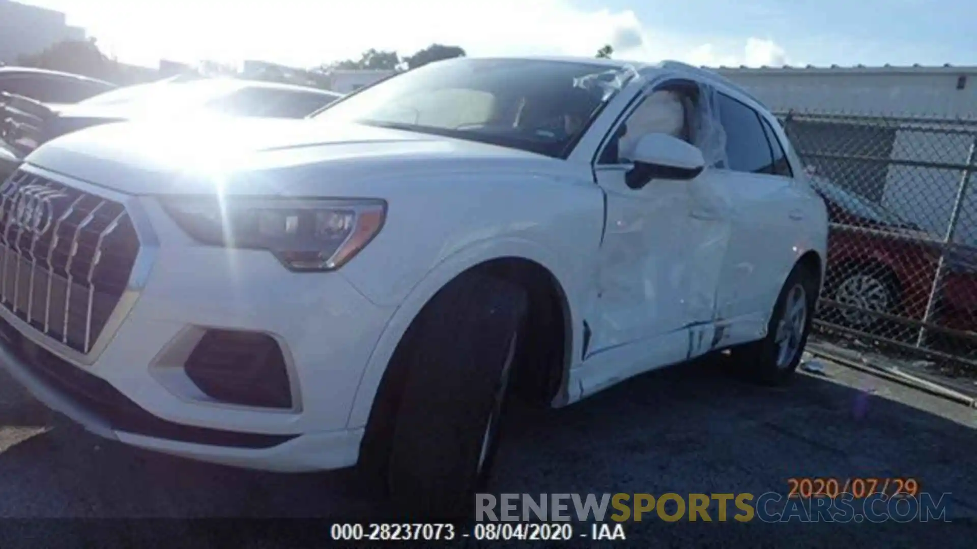 4 Photograph of a damaged car WA1AECF34L1039028 AUDI Q3 2020