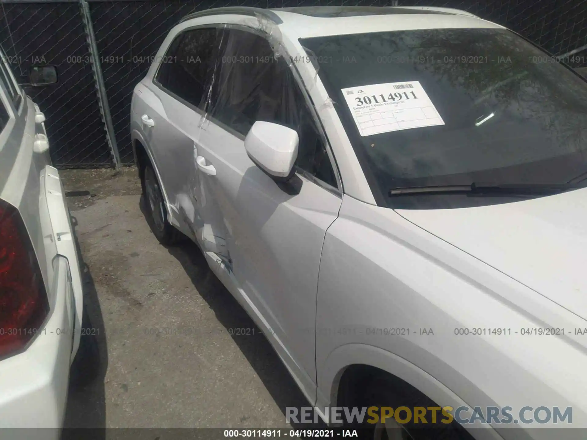 6 Photograph of a damaged car WA1AECF34L1054001 AUDI Q3 2020