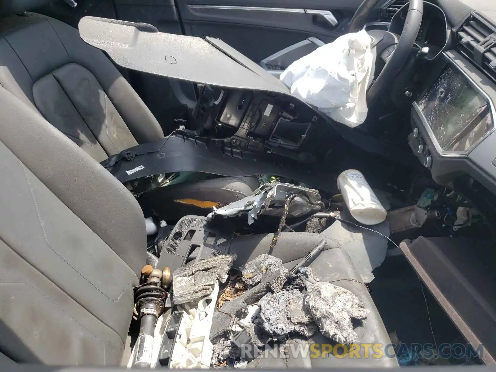 5 Photograph of a damaged car WA1AECF35L1024392 AUDI Q3 2020