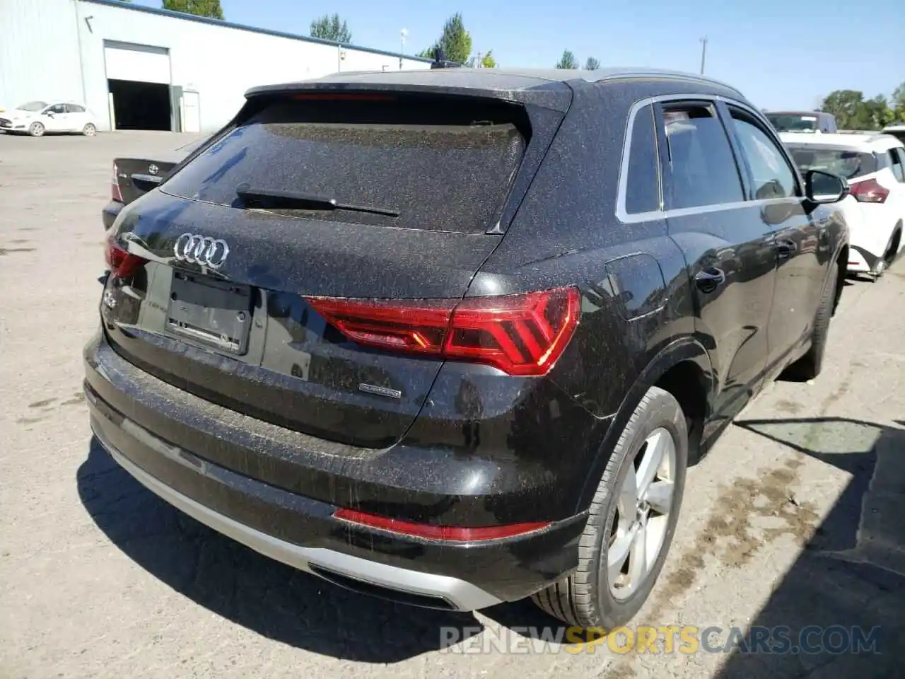 4 Photograph of a damaged car WA1AECF35L1035361 AUDI Q3 2020