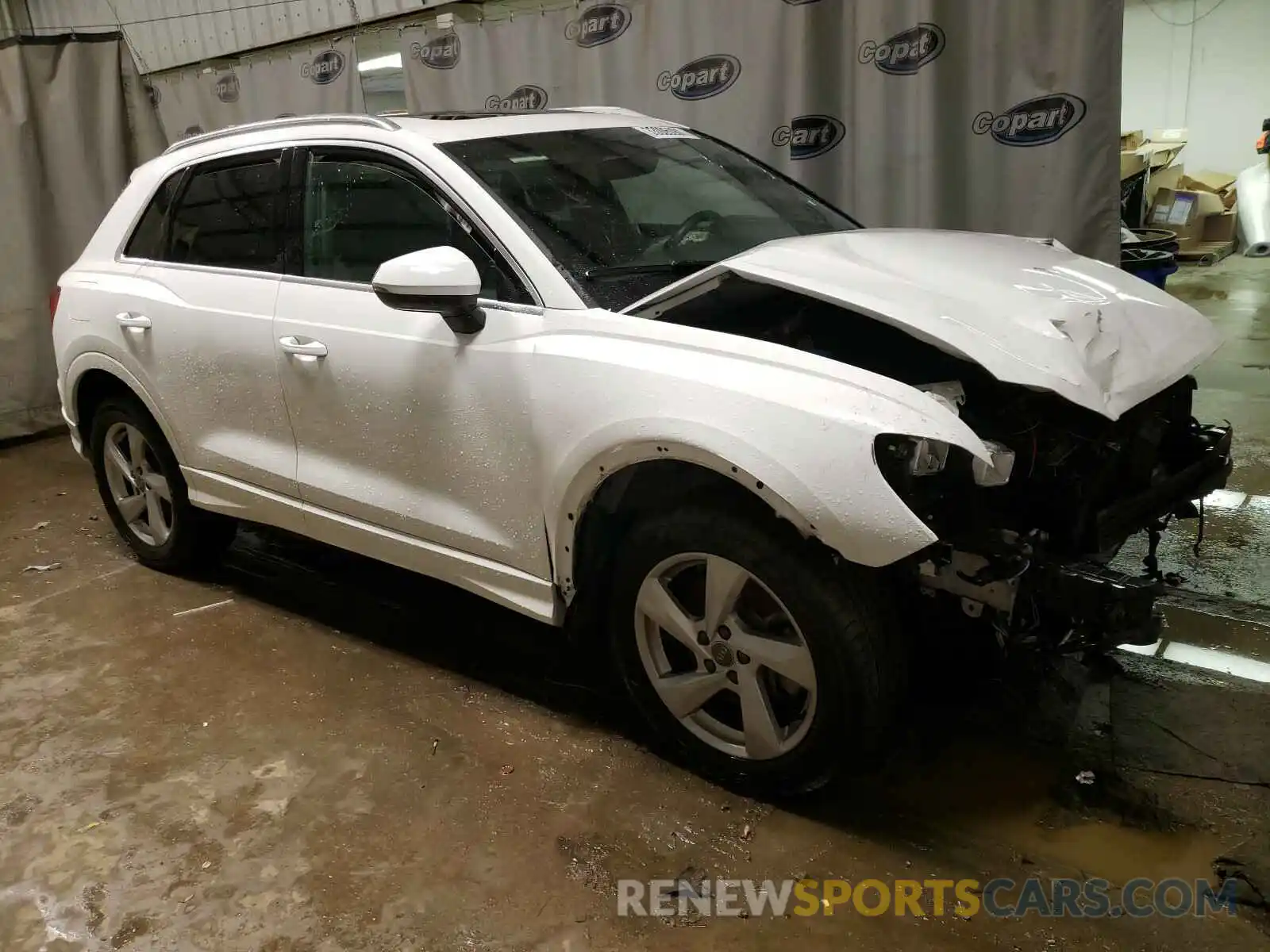 1 Photograph of a damaged car WA1AECF35L1038678 AUDI Q3 2020